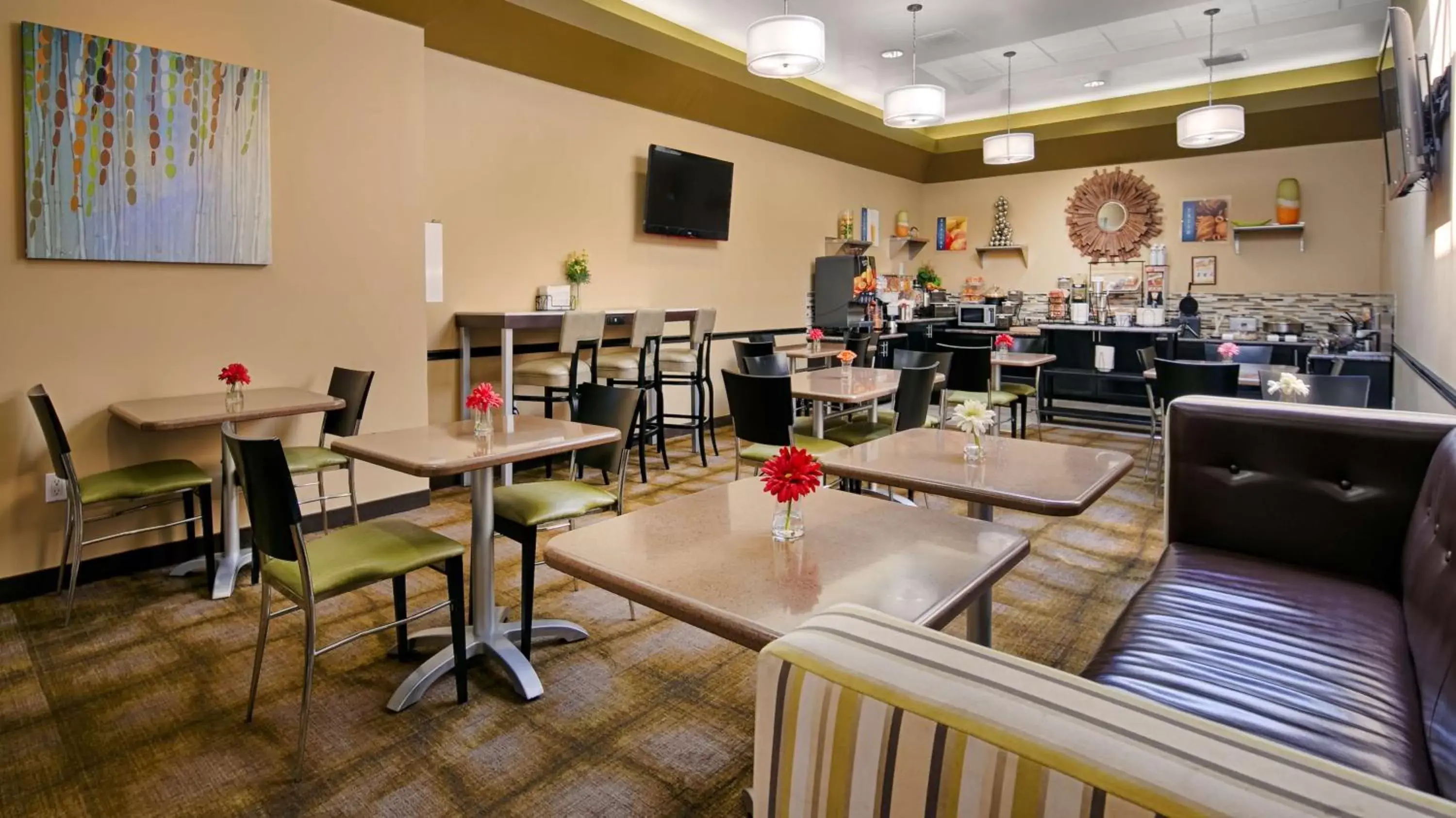 Restaurant/Places to Eat in Best Western Canoga Park Motor Inn