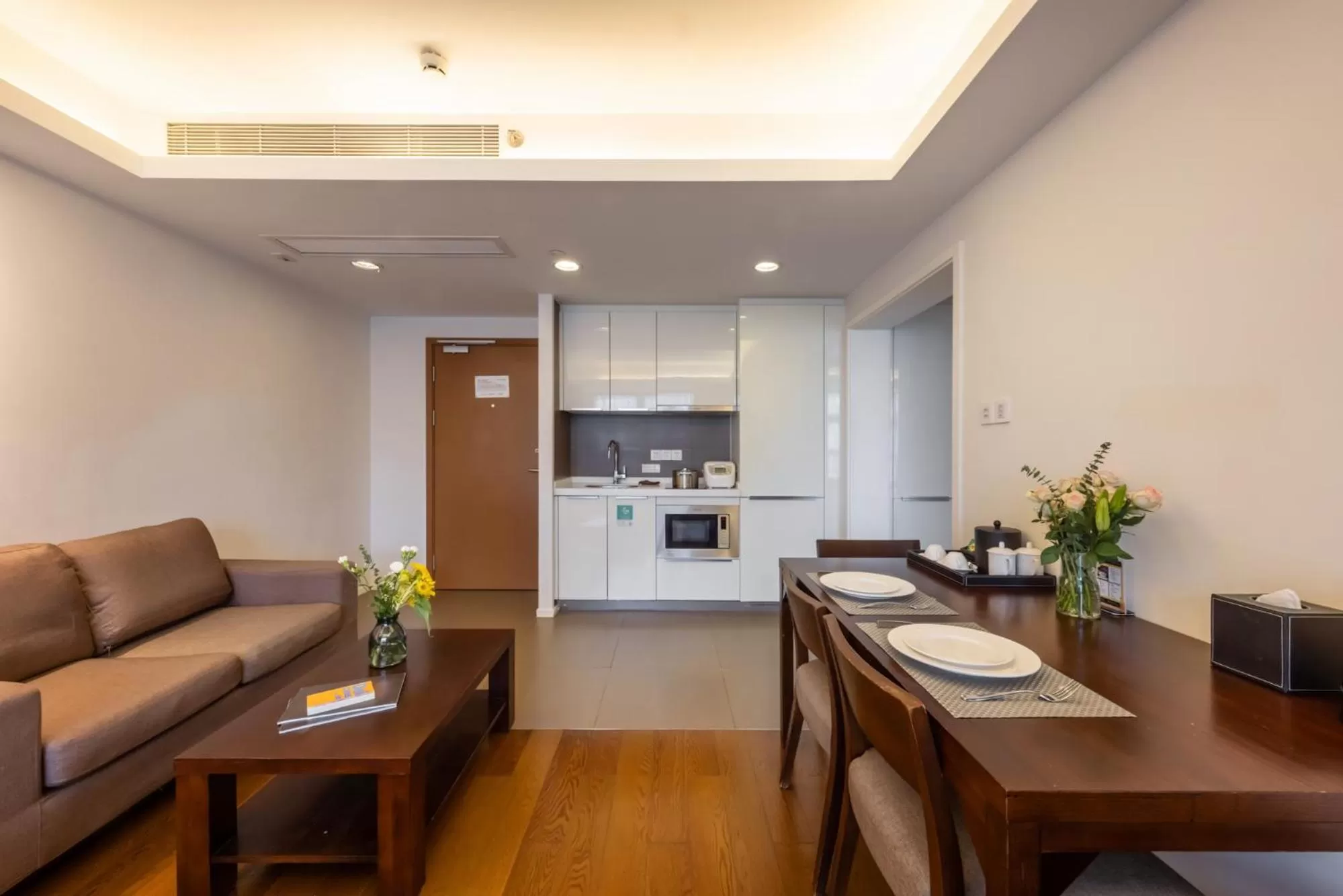 Photo of the whole room in Starr Hotel Shanghai (Shanghai Railway Station)