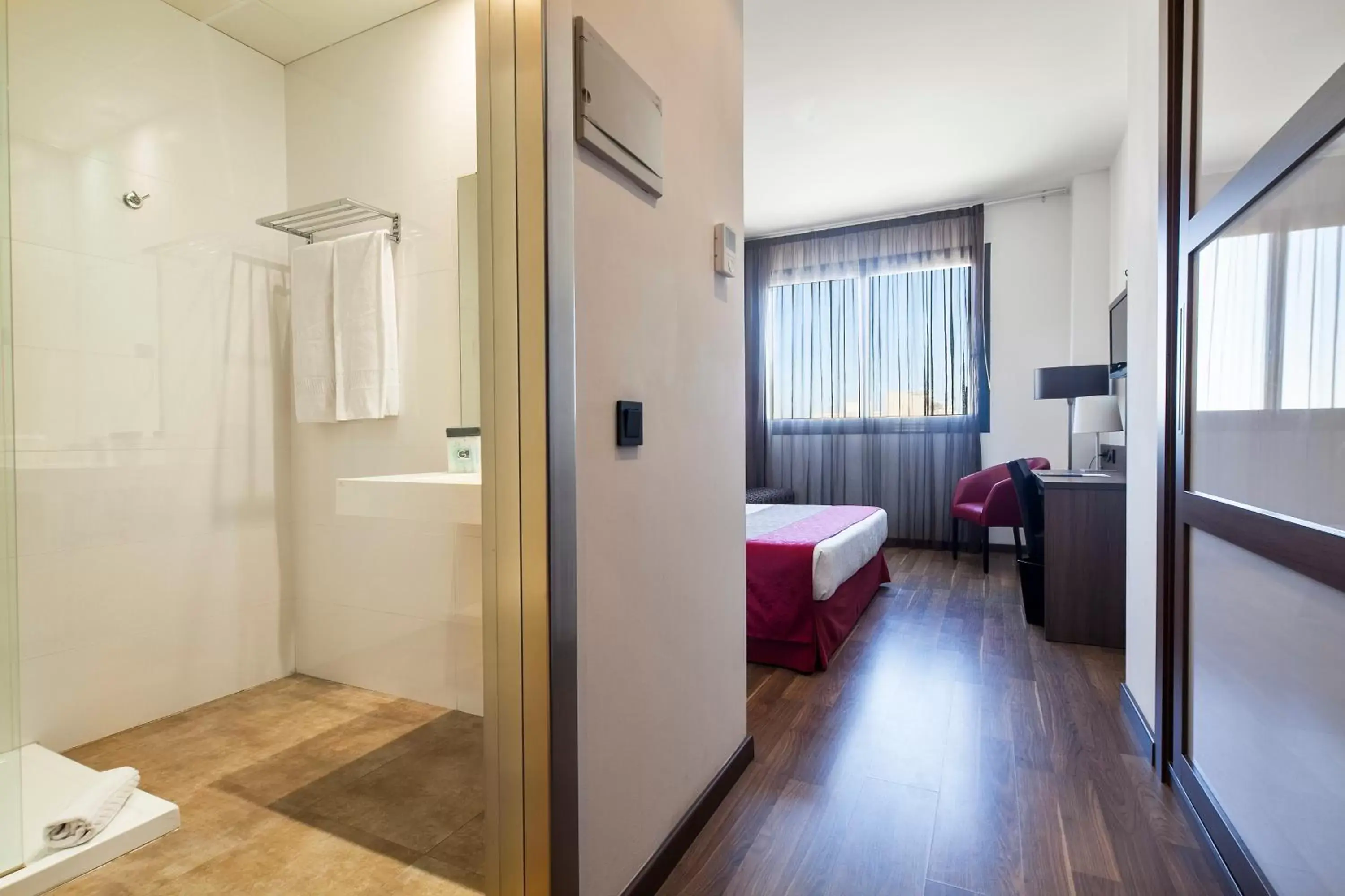 Bedroom, Bathroom in Hotel Best 4 Barcelona