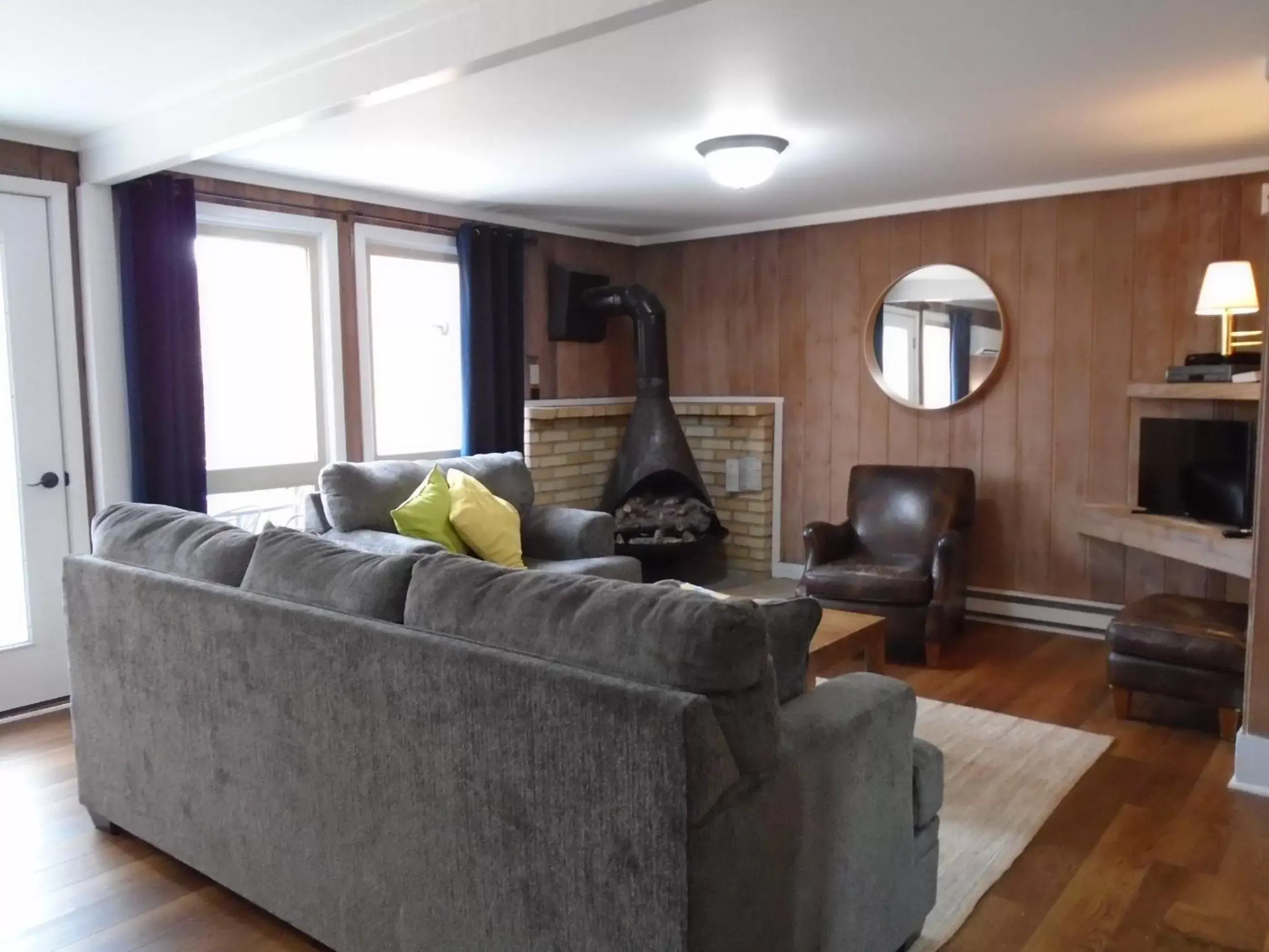 Living room, Seating Area in Cedar Village Condominiums