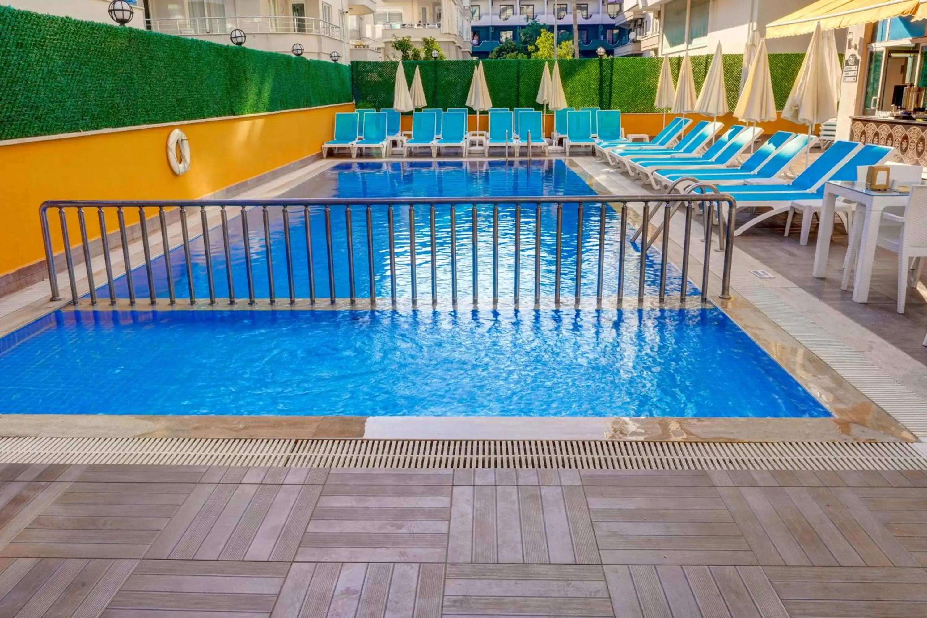 Swimming Pool in Kleopatra Arsi Hotel