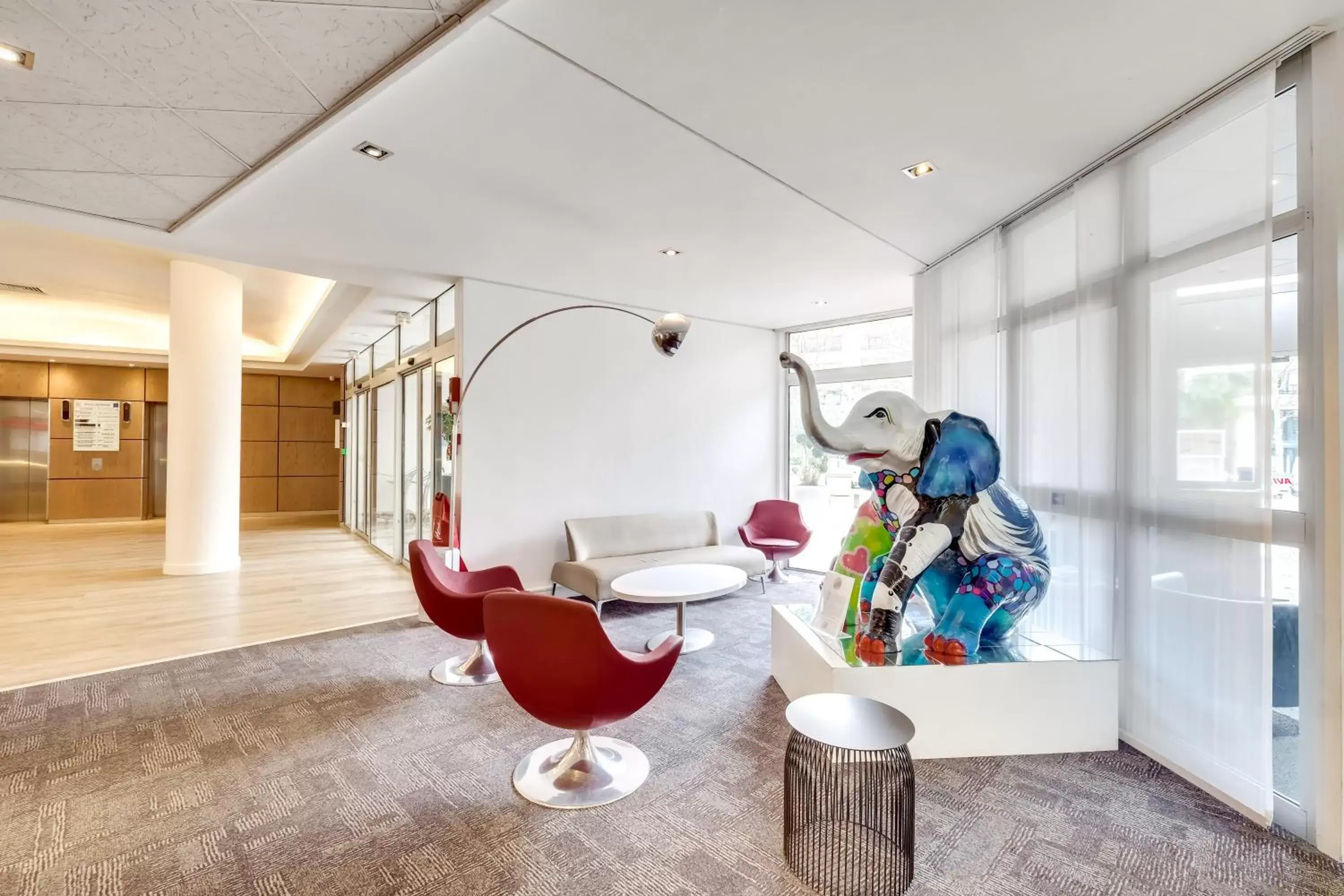 Lobby or reception in Novotel Paris Charenton le Pont