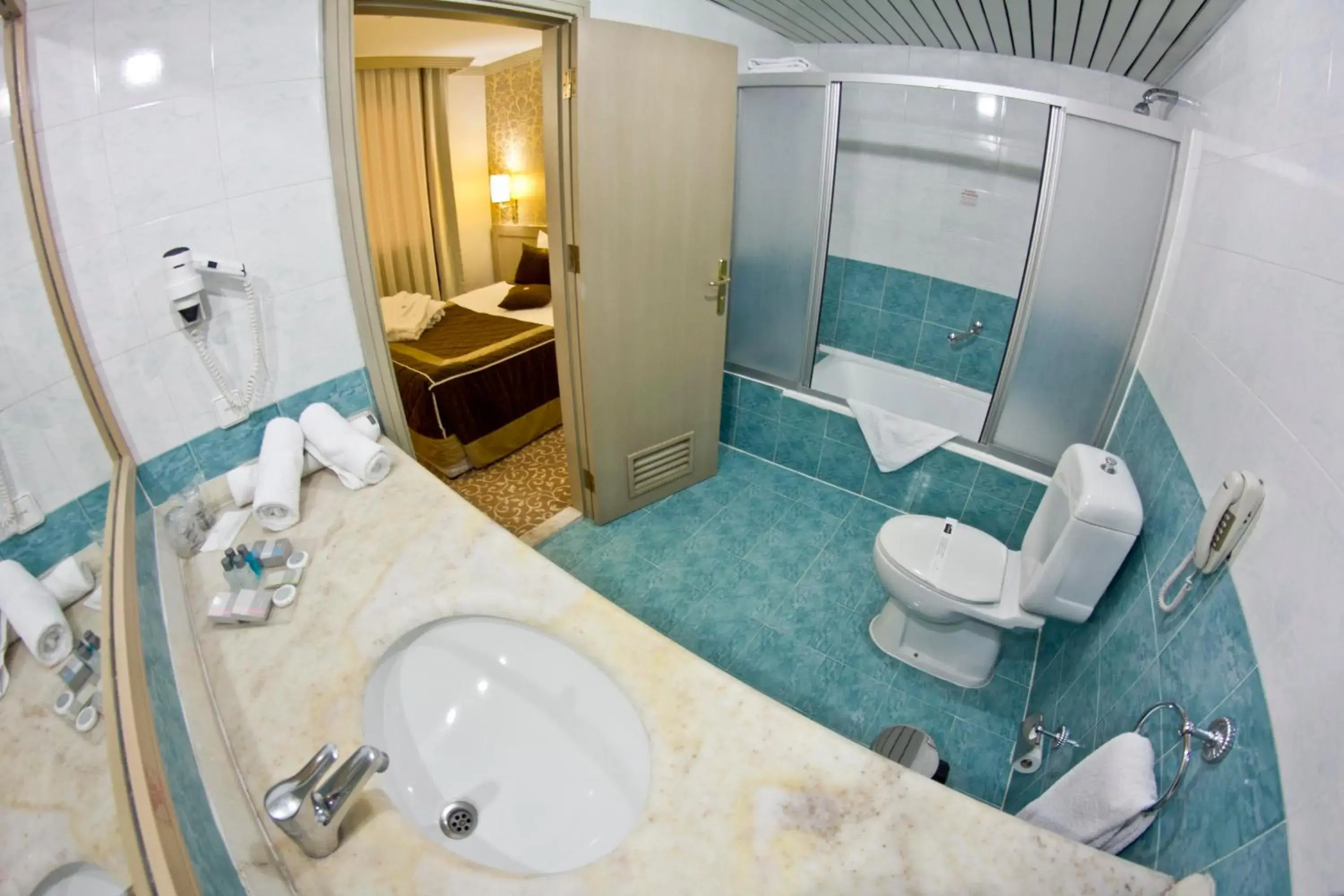 Bathroom in Sergah Hotel