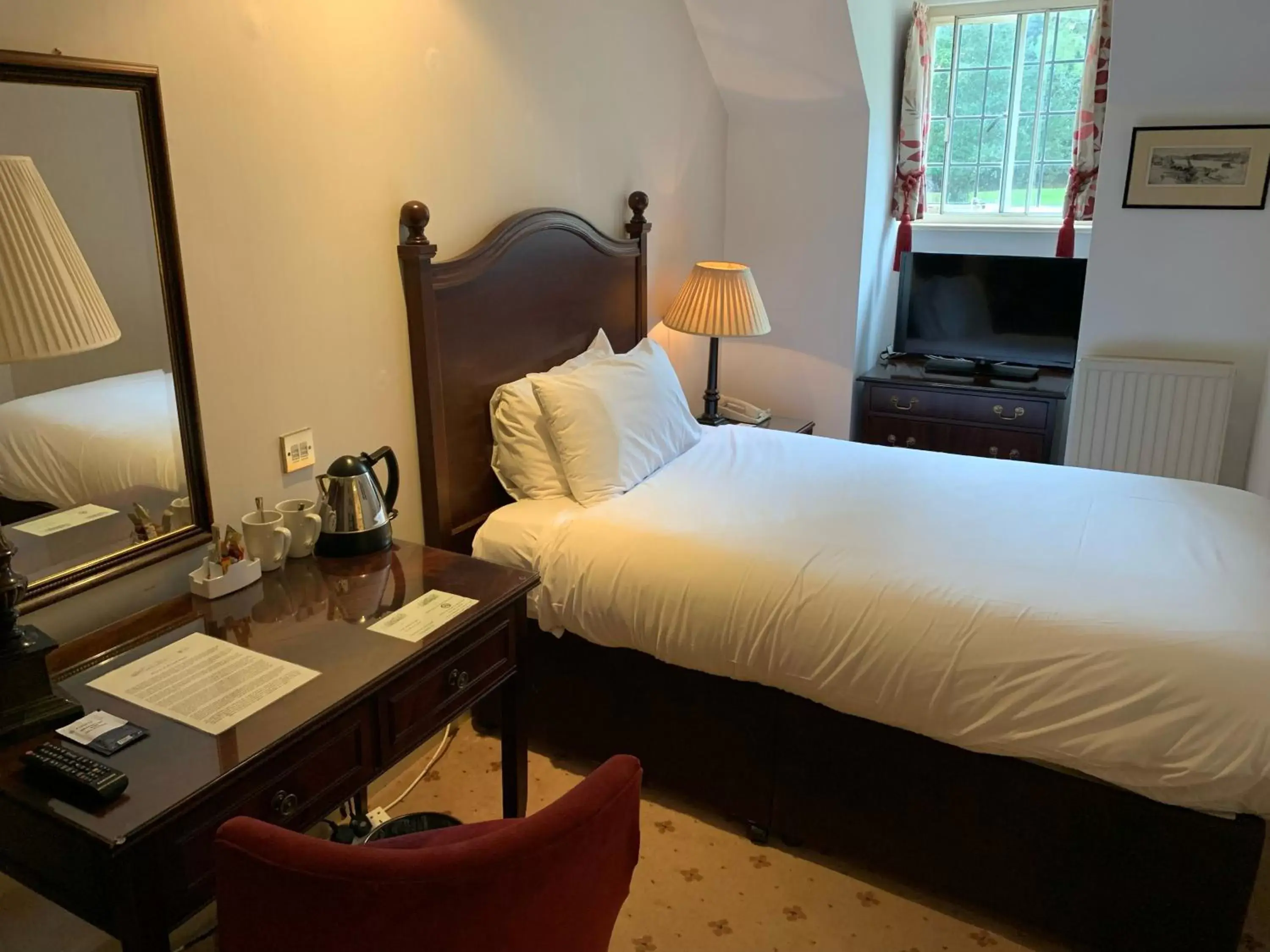 View (from property/room), Bed in Flitwick Manor Hotel, BW Premier Collection