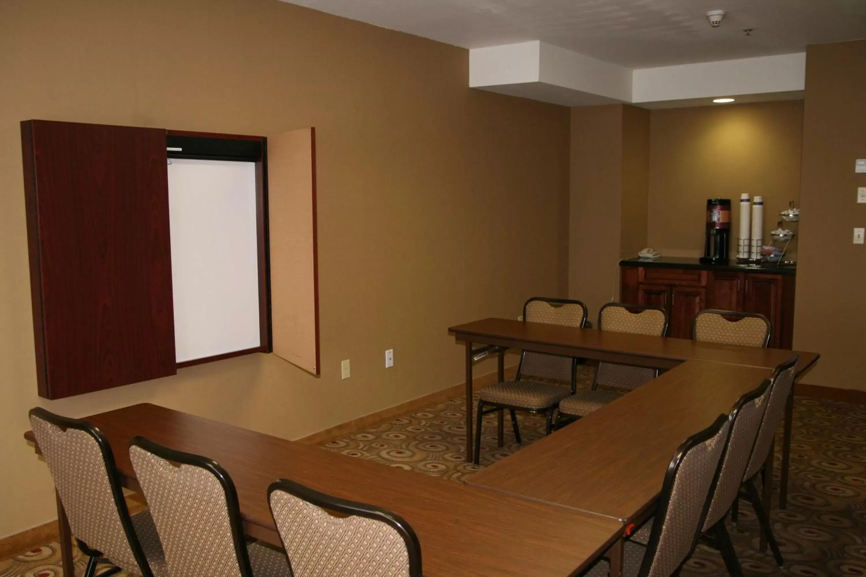 Meeting/conference room in Hampton Inn by Hilton Napanee