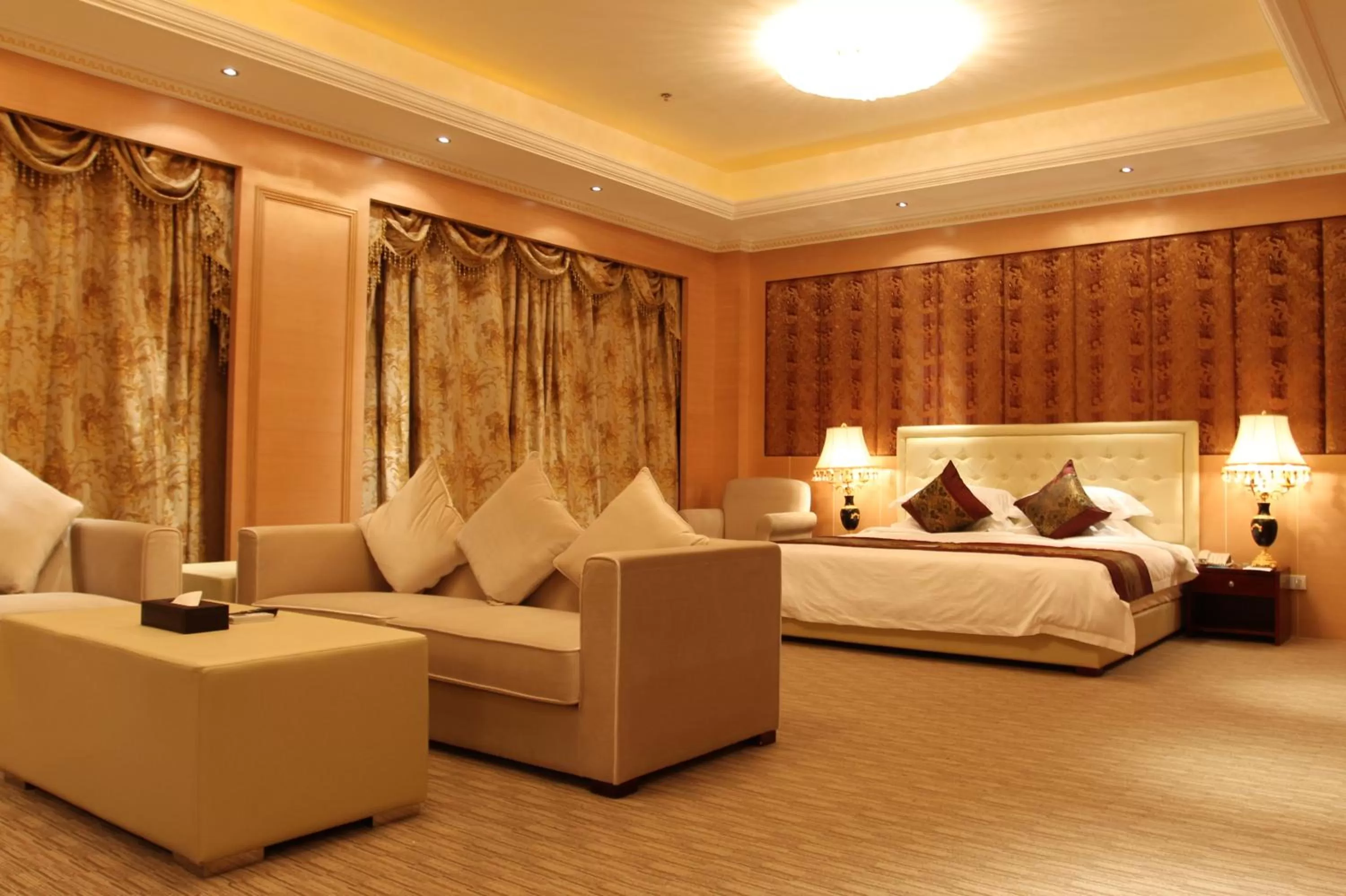 Bedroom, Bed in Sogecoa Golden Peacock