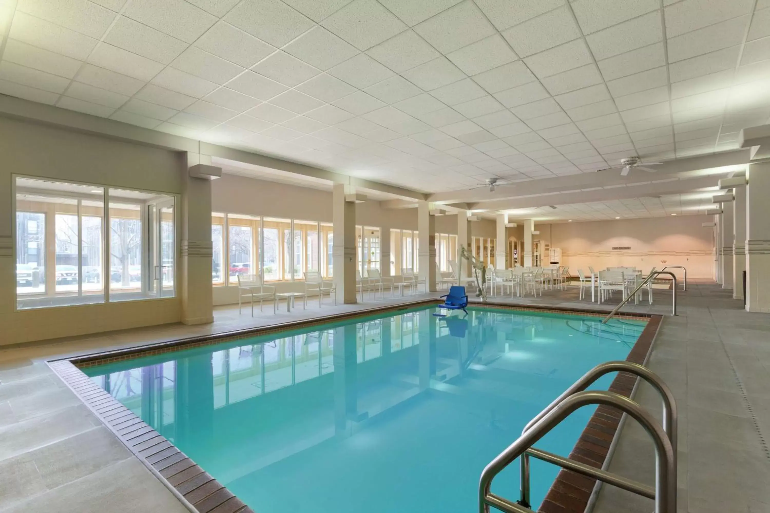 On site, Swimming Pool in Country Inn & Suites by Radisson, Bloomington at Mall of America, MN