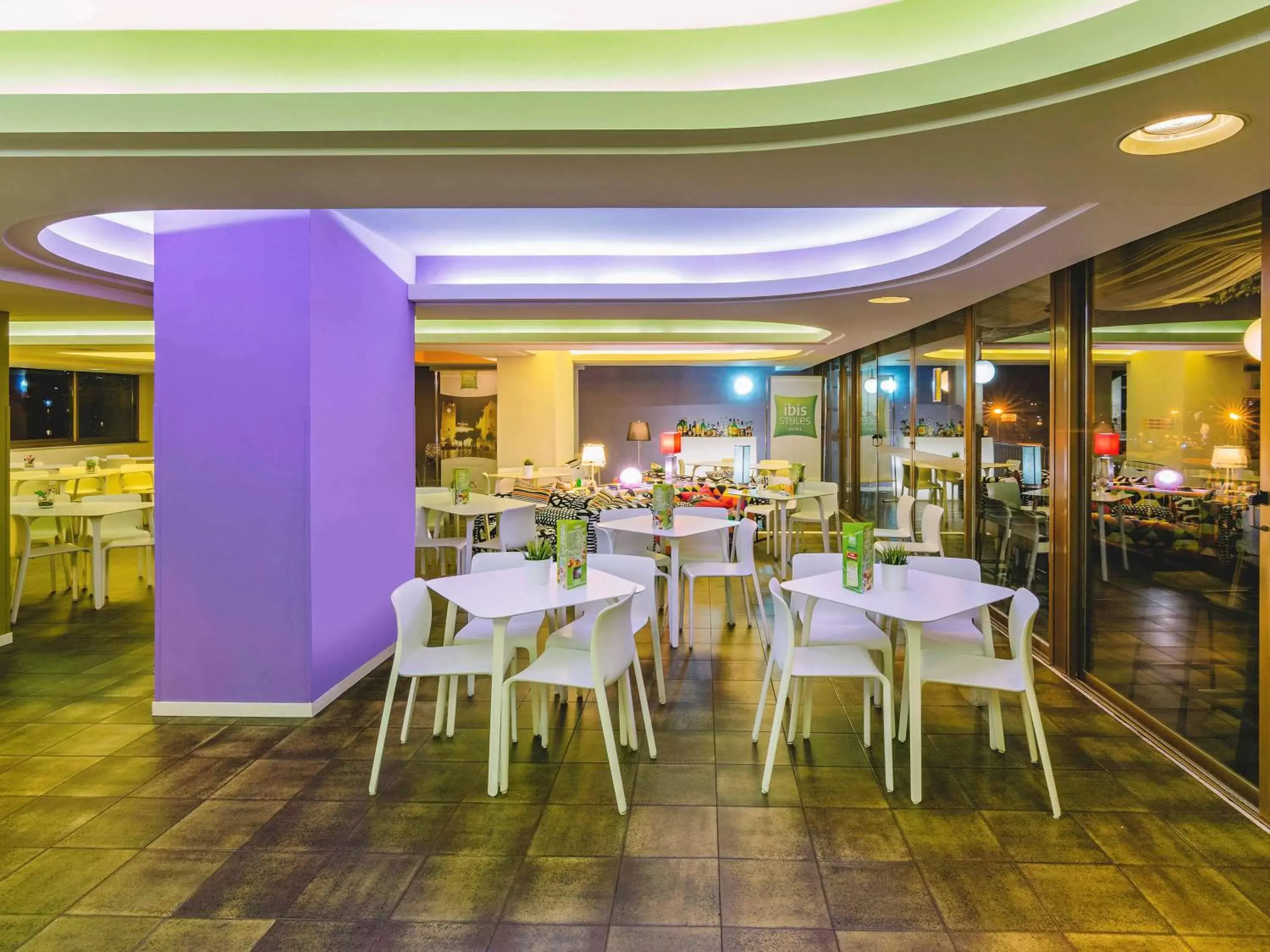 Restaurant/Places to Eat in Ibis Styles Palermo President