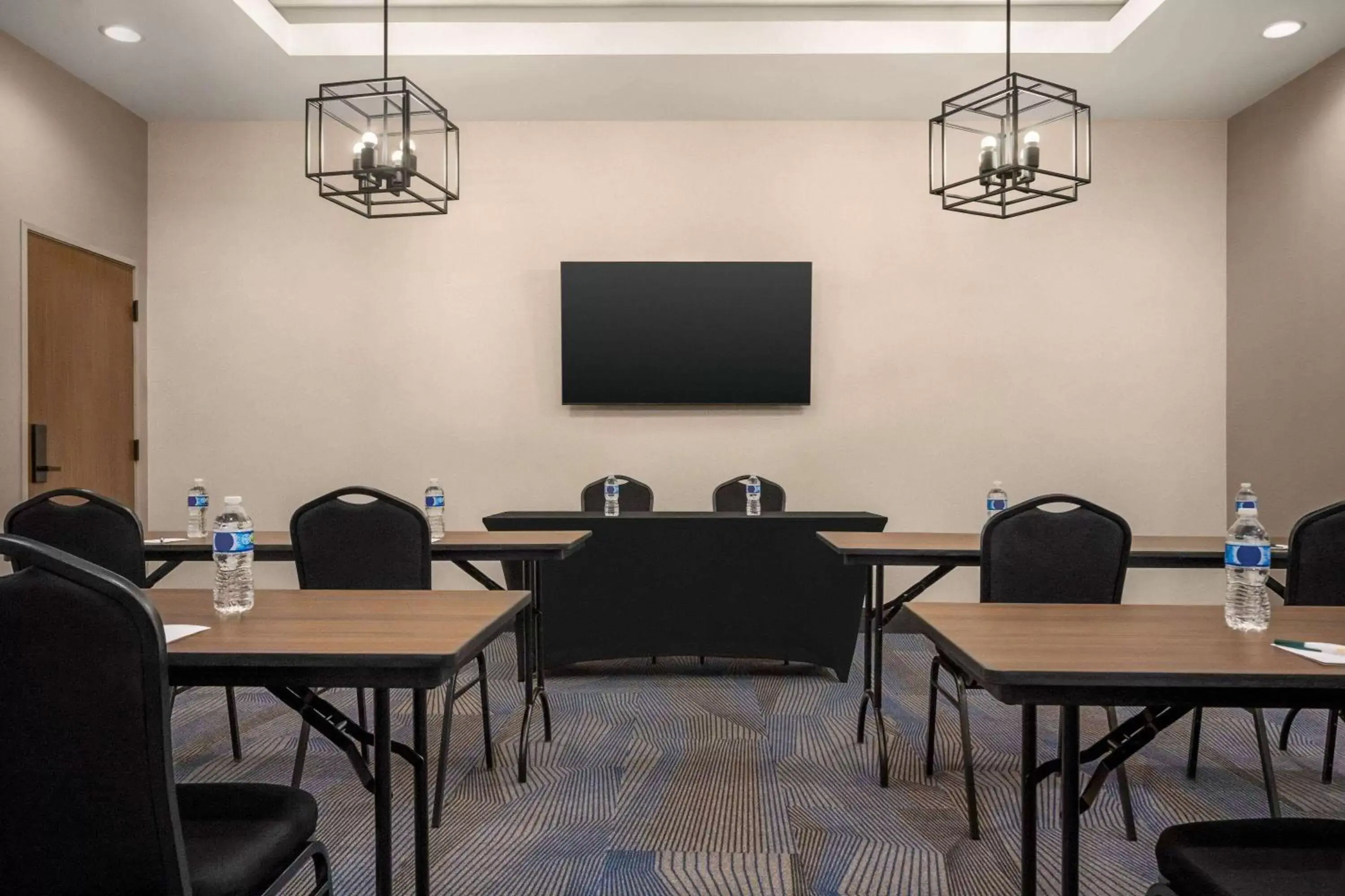 Meeting/conference room in La Quinta Inn & Suites by Wyndham Del Rio