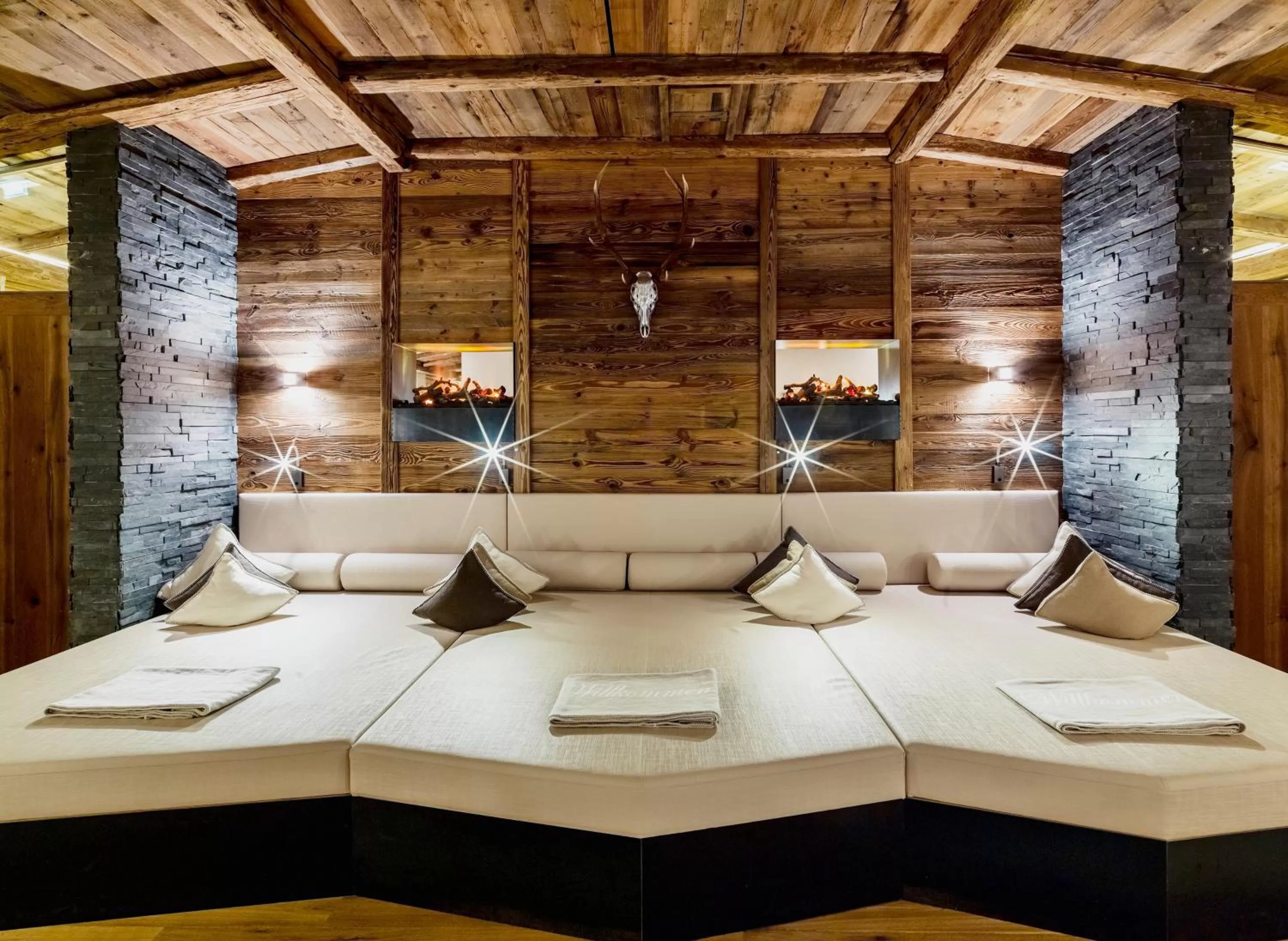 Spa and wellness centre/facilities, Bed in Relais&Châteaux Spa-Hotel Jagdhof