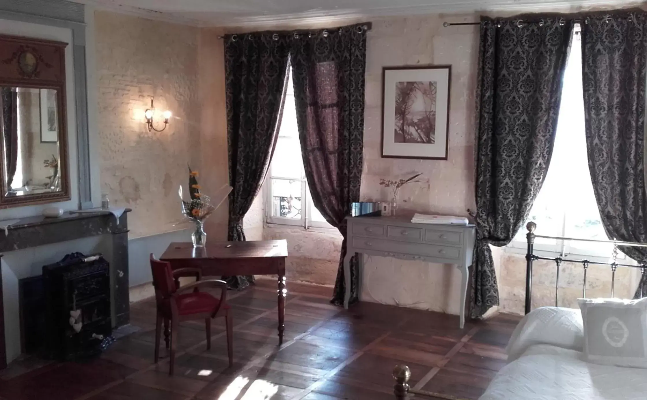 Bedroom, Dining Area in chambres de charme "Florence"