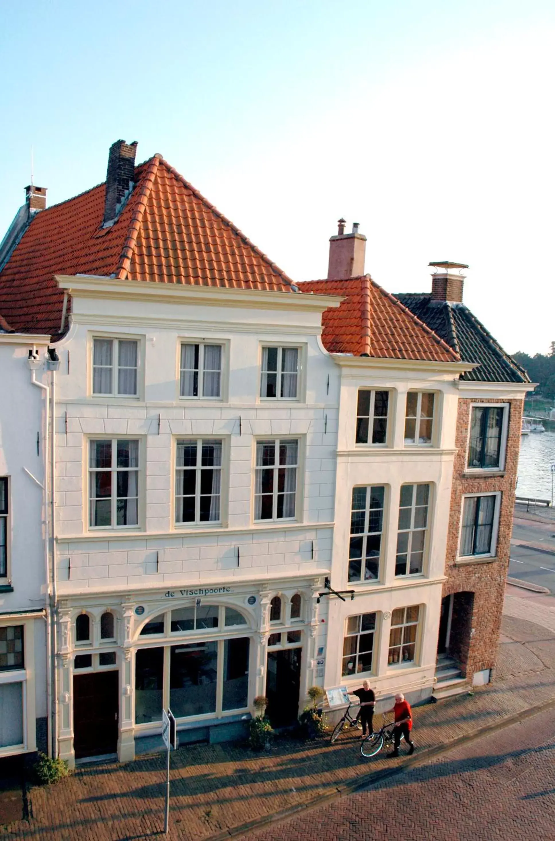 Facade/entrance, Property Building in Hotel de Vischpoorte, hartje Deventer en aan de IJssel