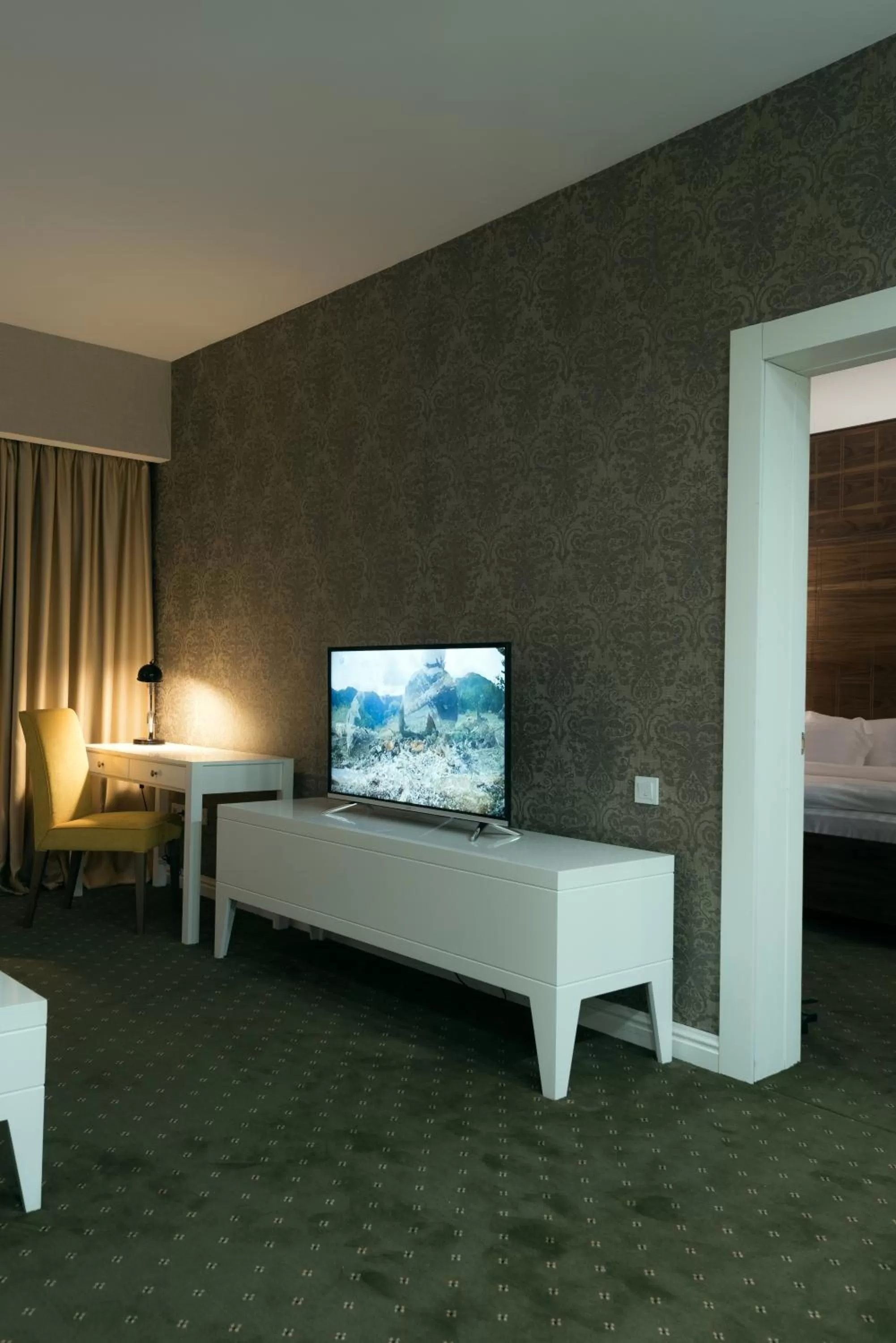 TV and multimedia, Bed in The Square