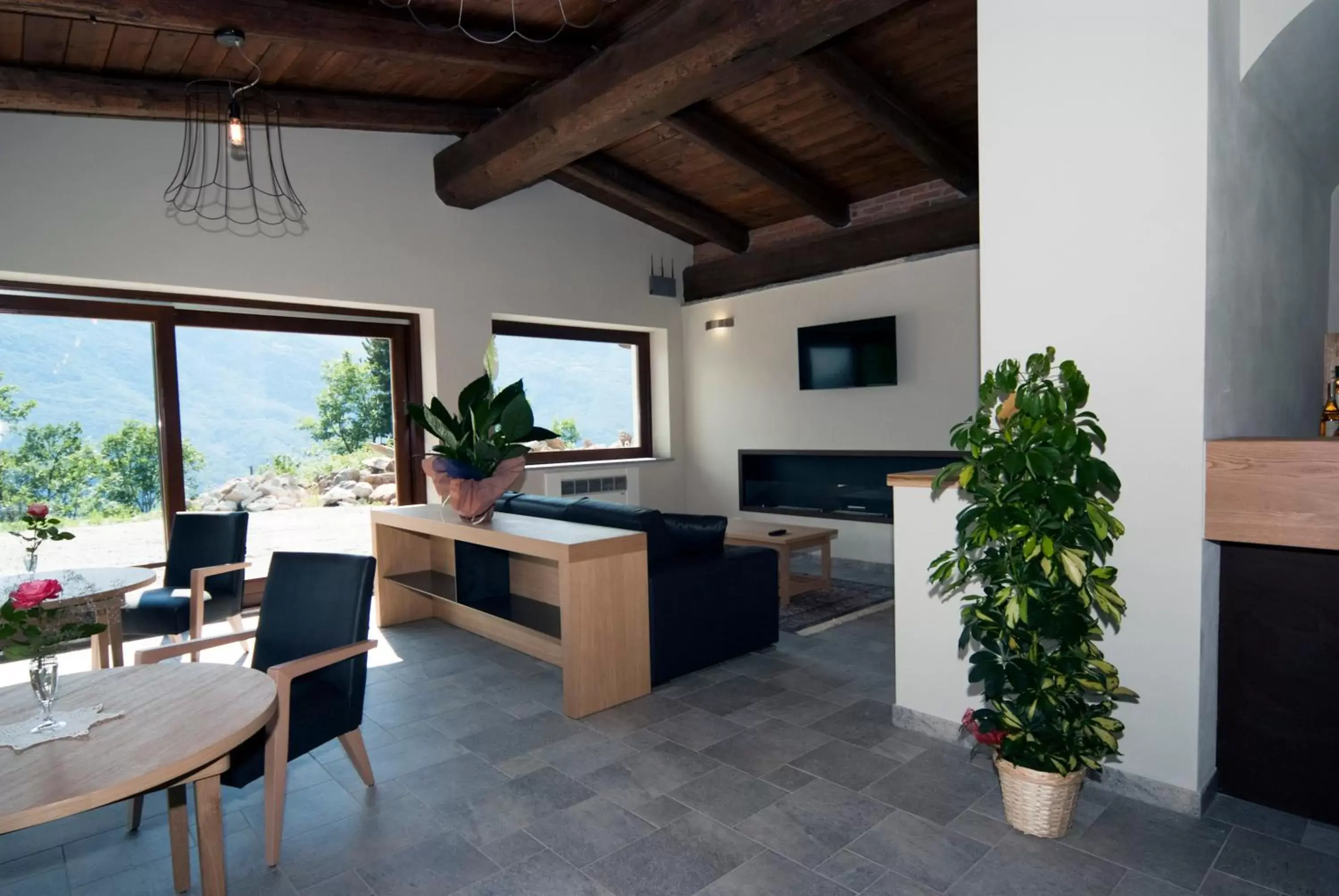 Communal lounge/ TV room in Il Falco E La Volpe