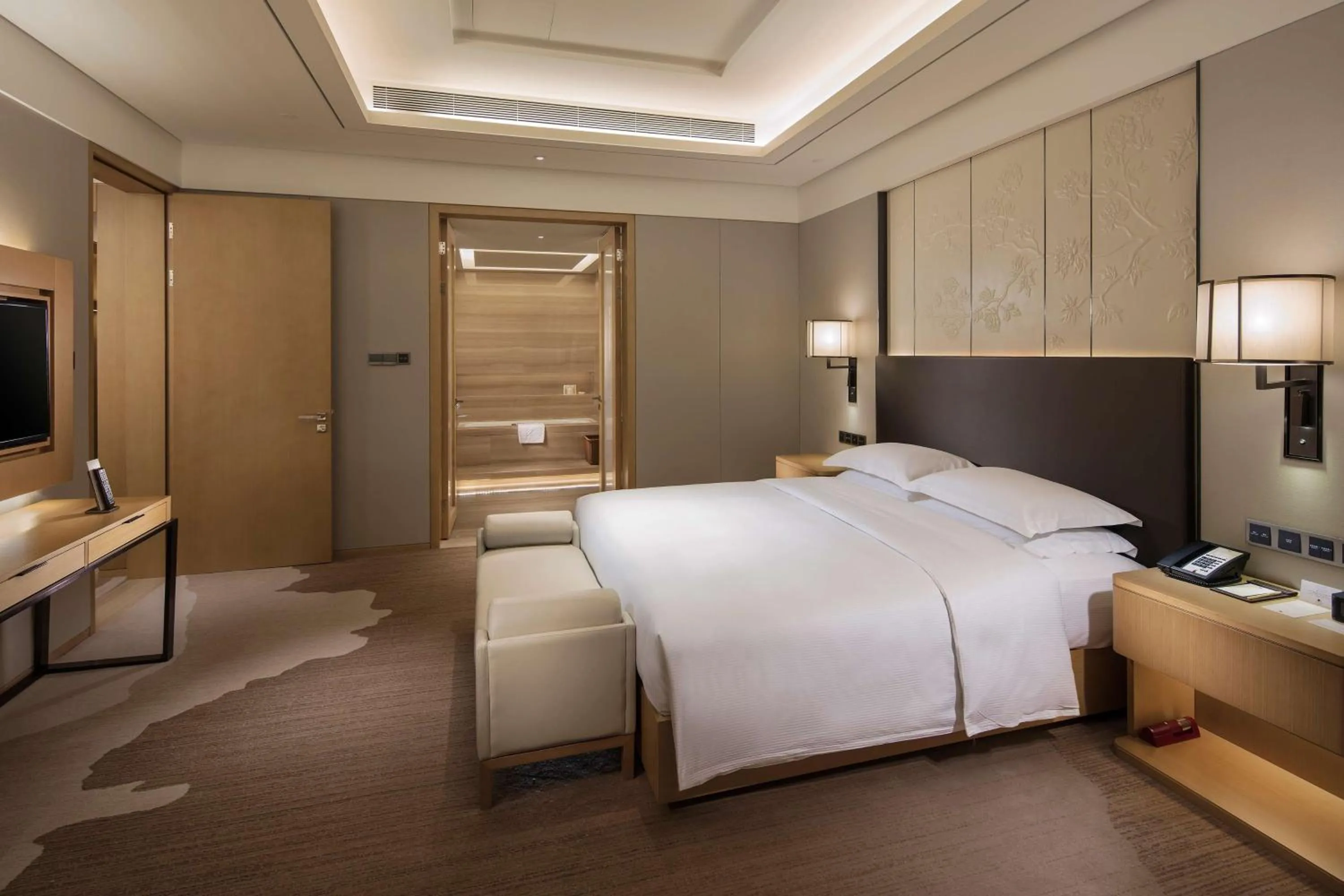 Bathroom, Bed in Hilton Chengdu Longquanyi