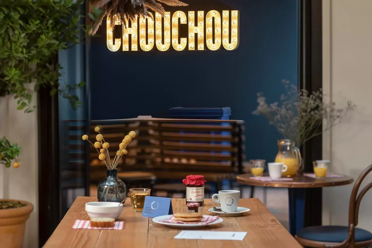 Restaurant/places to eat in Chouchou Hotel