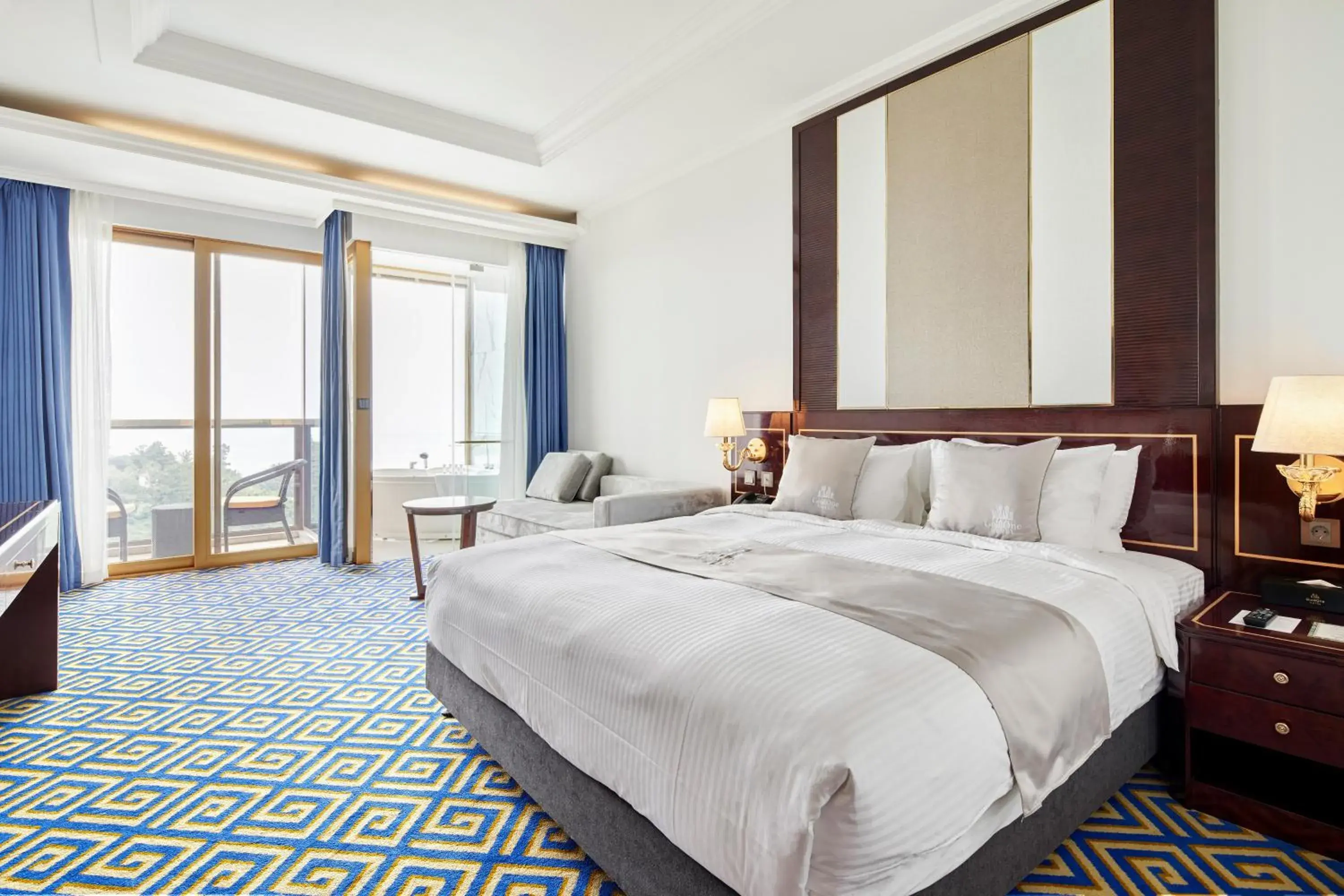 Ocean View Large King in GoldOne Hotel & Suites Ocean View Large King in GoldOne Hotel & Suites