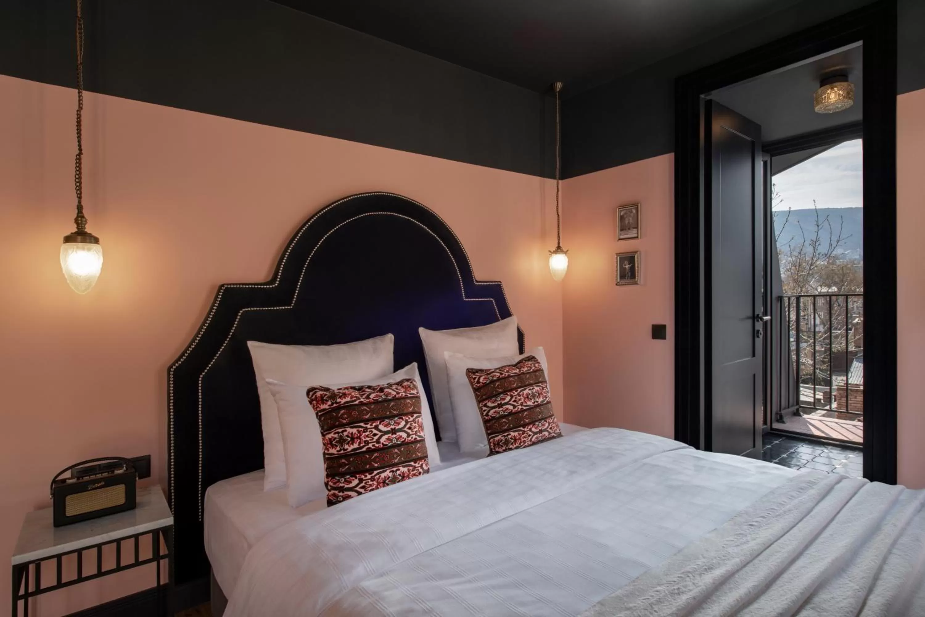 Bed in Communal Hotel Plekhanovi