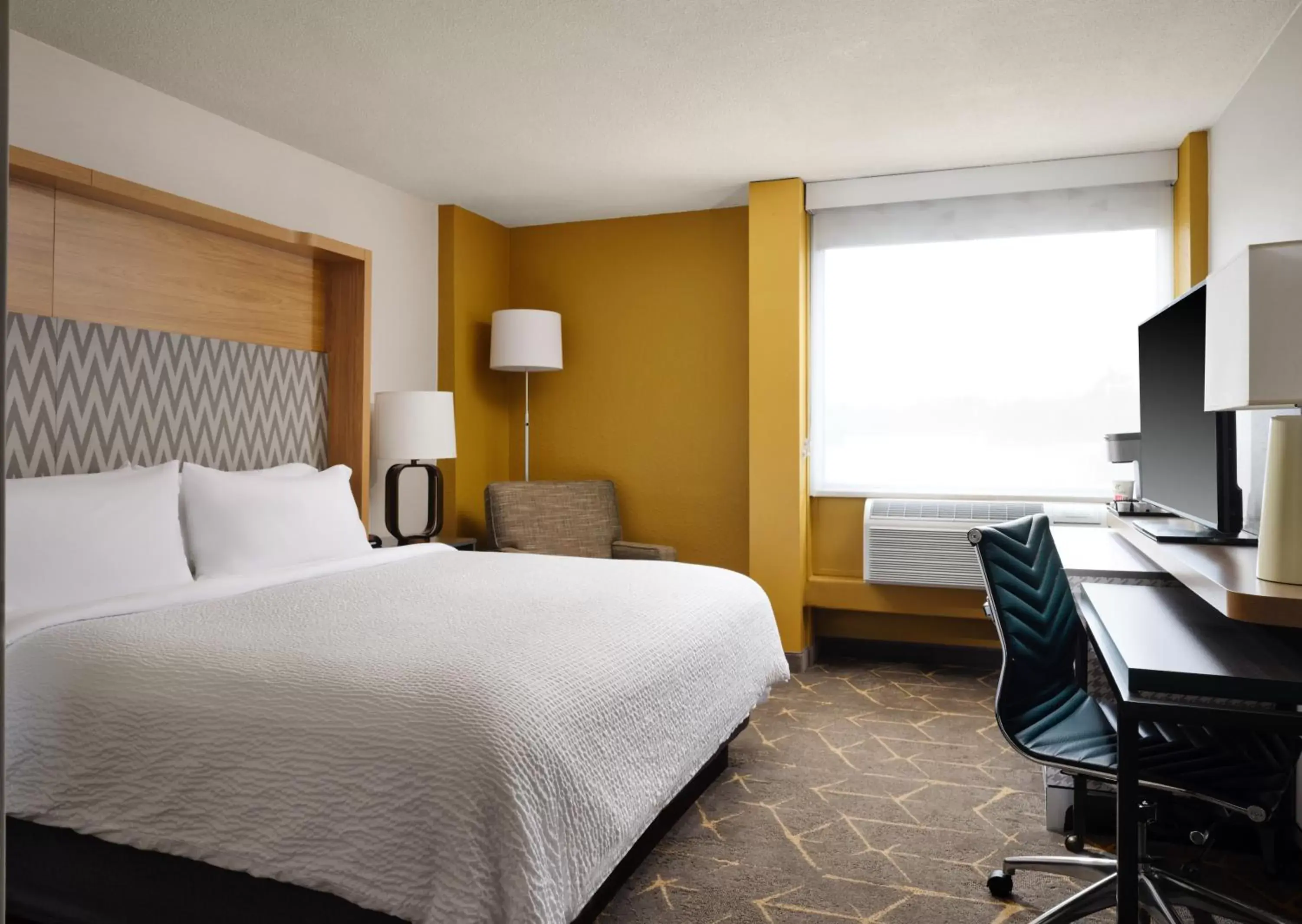 Bed in Holiday Inn Boston - Dedham Hotel & Conference Center, an IHG Hotel