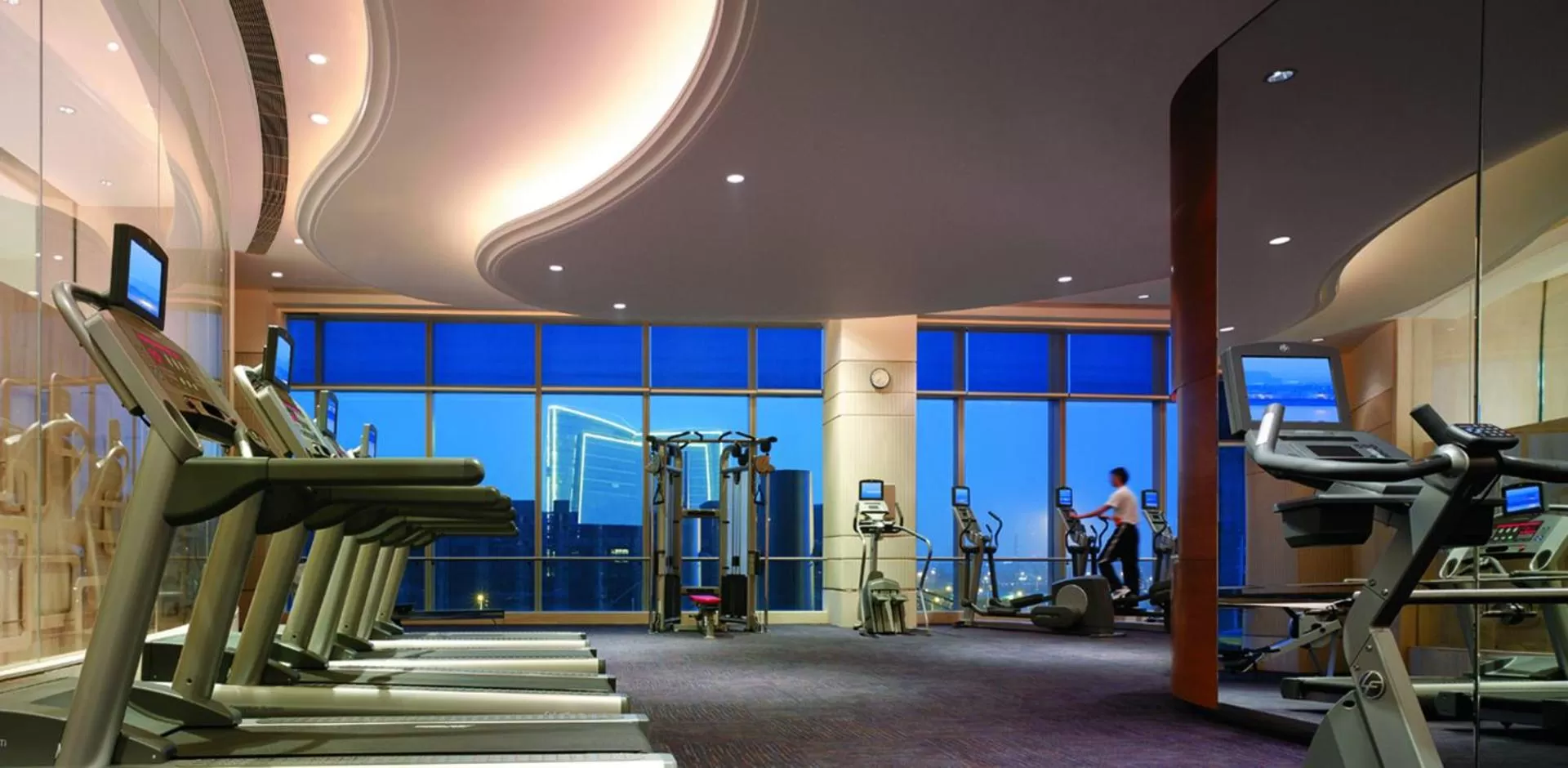 Swimming pool, Fitness Center/Facilities in Shangri-La Guangzhou