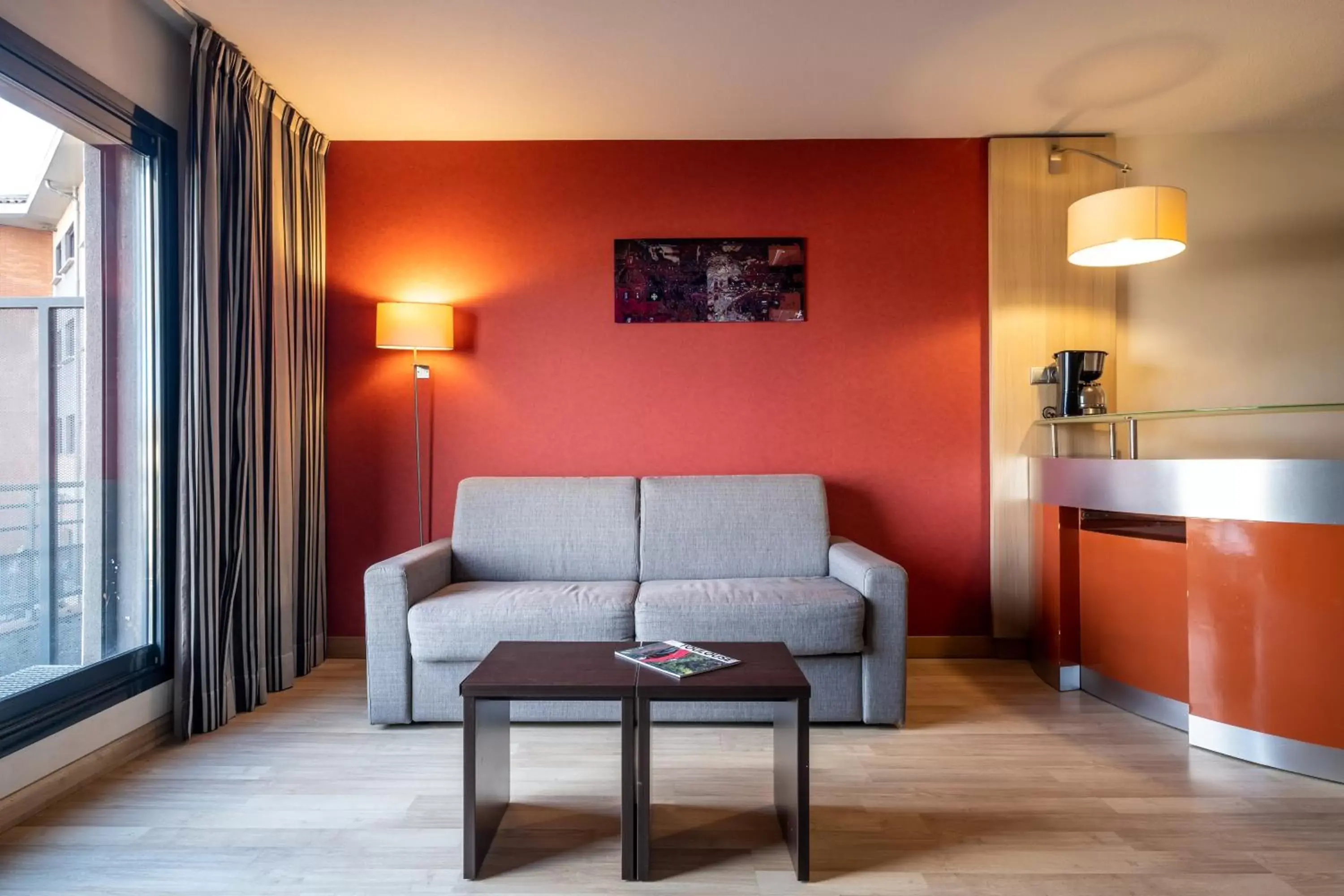 Living room, Seating Area in Zenitude Hôtel Résidences Toulouse Aéroport