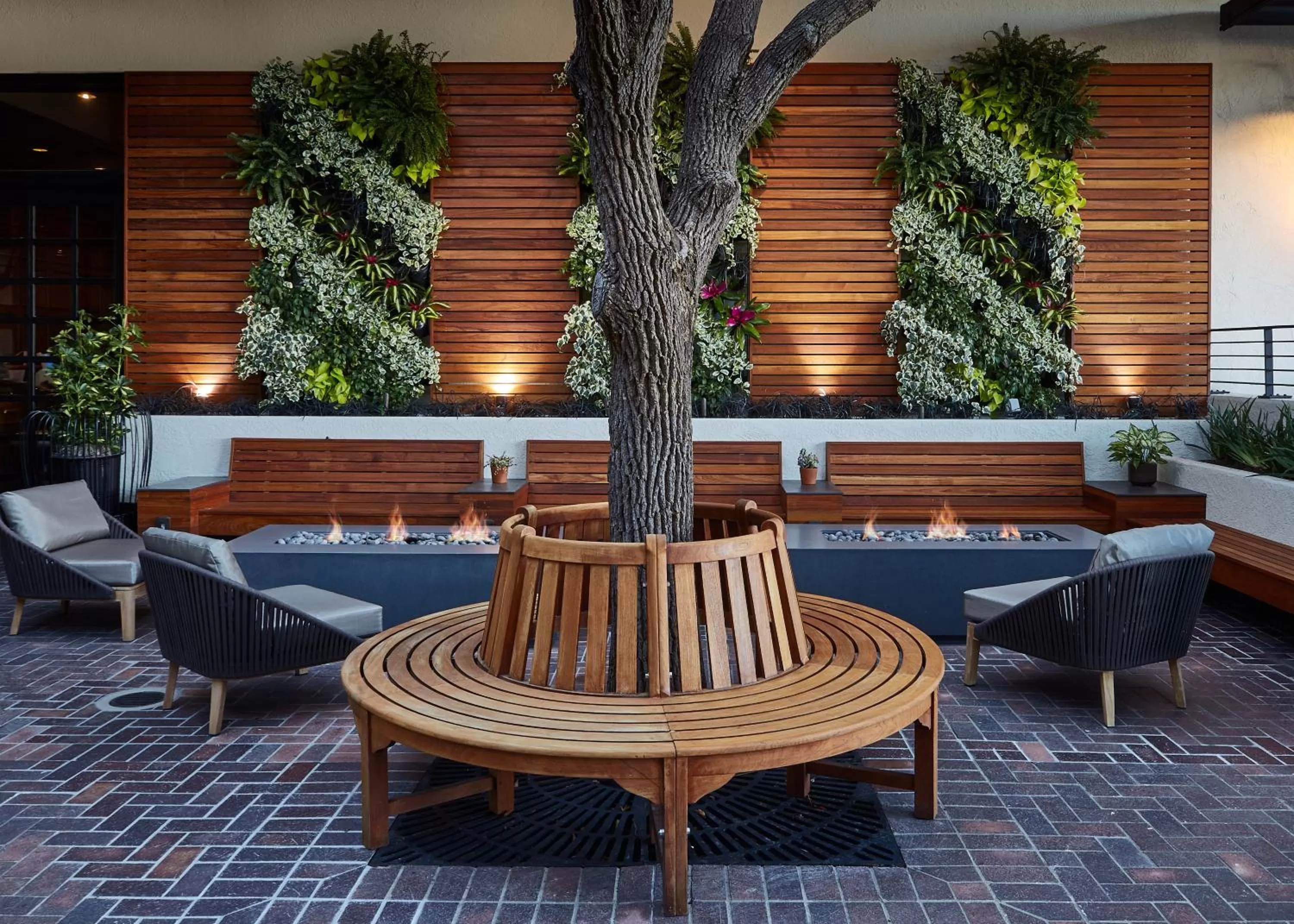 Restaurant/places to eat in Portola Hotel & Spa