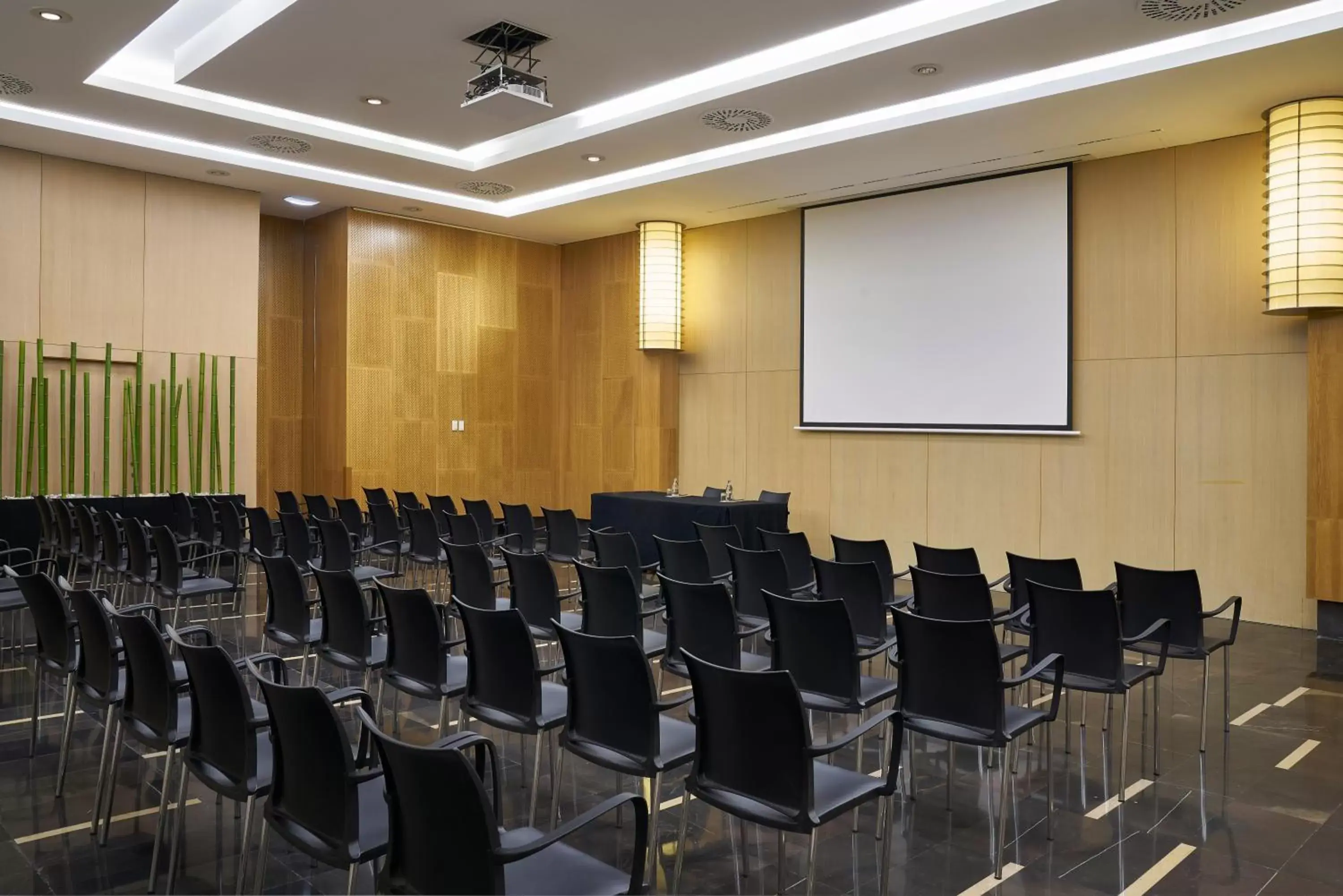 Meeting/conference room in Vincci Zaragoza Zentro