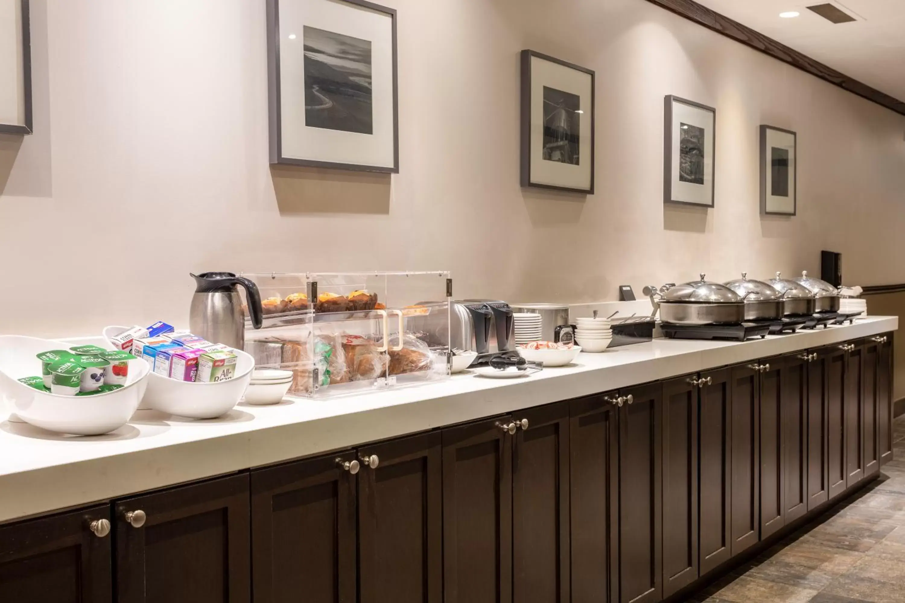 Coffee/tea facilities in Ramada by Wyndham Northern Grand Hotel & Conference Centre