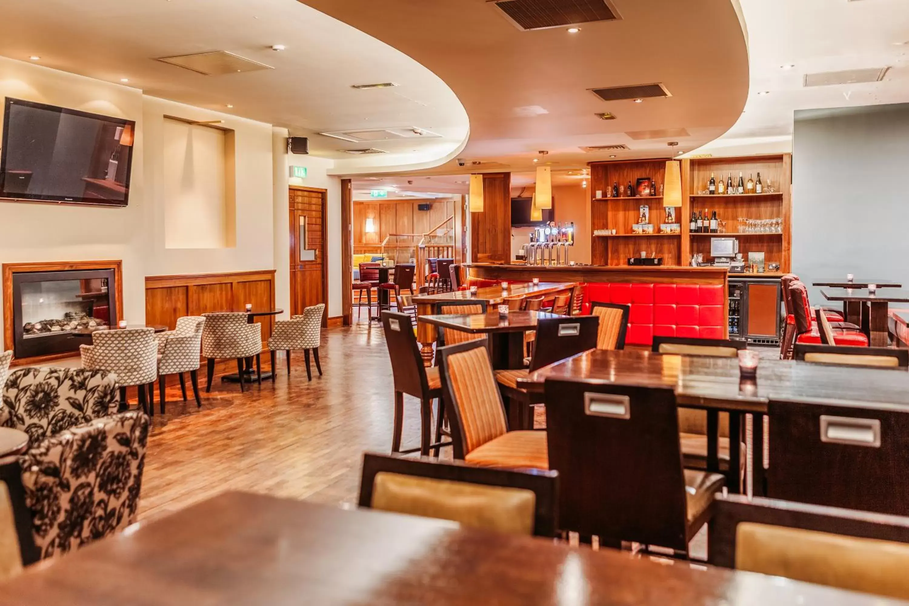 Lounge or bar, Restaurant/Places to Eat in Kilkenny Pembroke Hotel