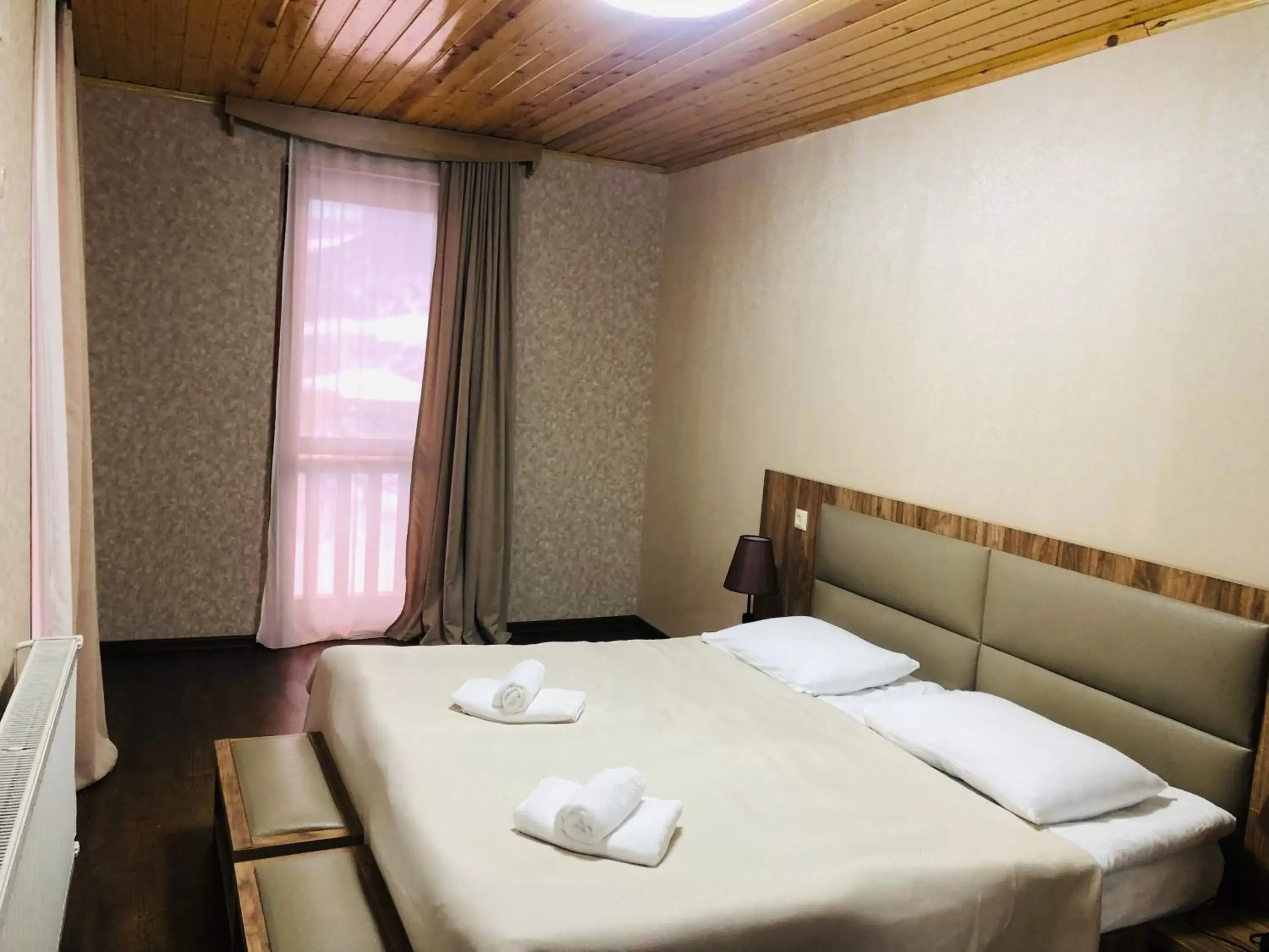 Large Twin Room in Hotel Shgedi Mestia Large Twin Room in Hotel Shgedi Mestia