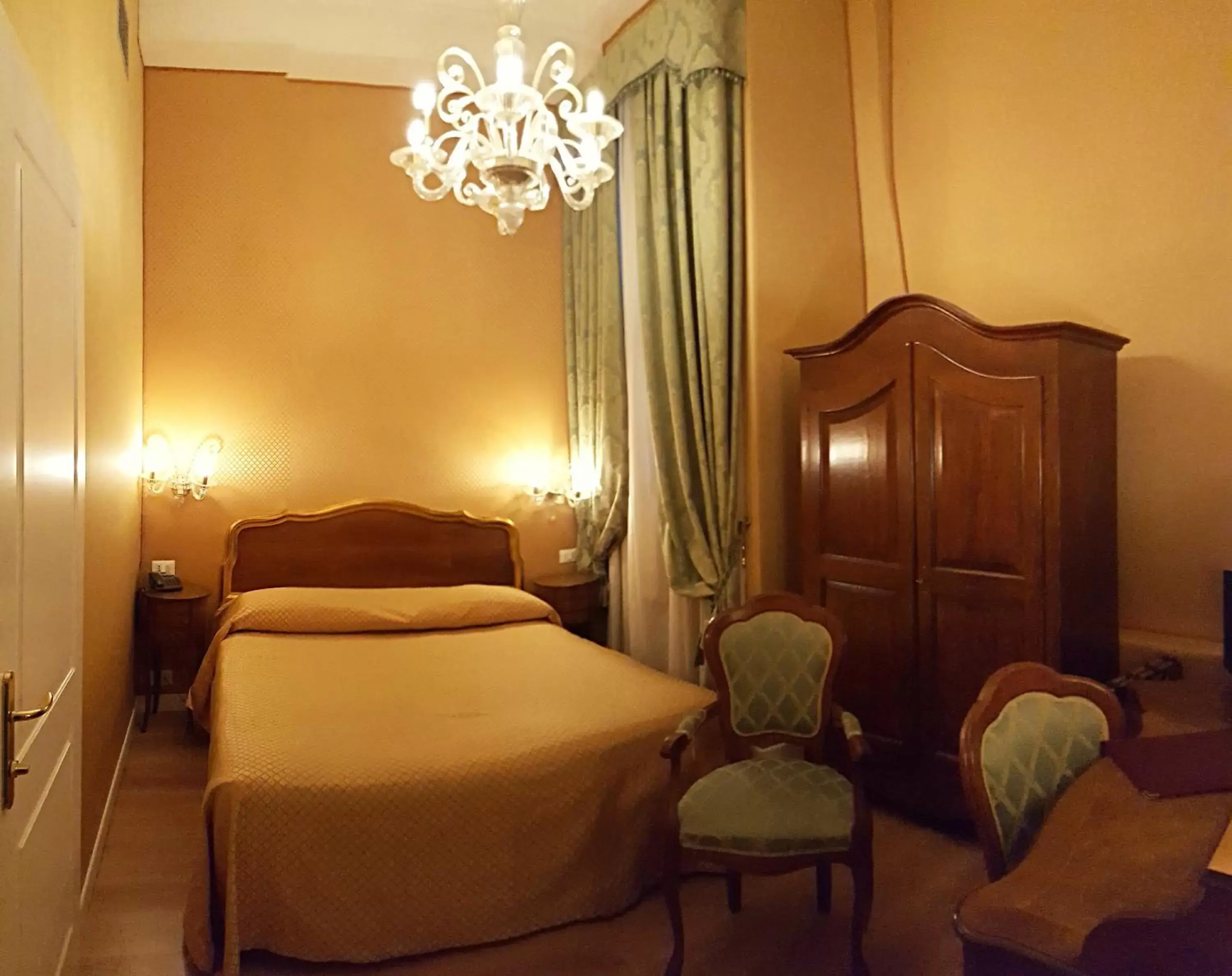 Photo of the whole room, Bed in Hotel Locanda Canal