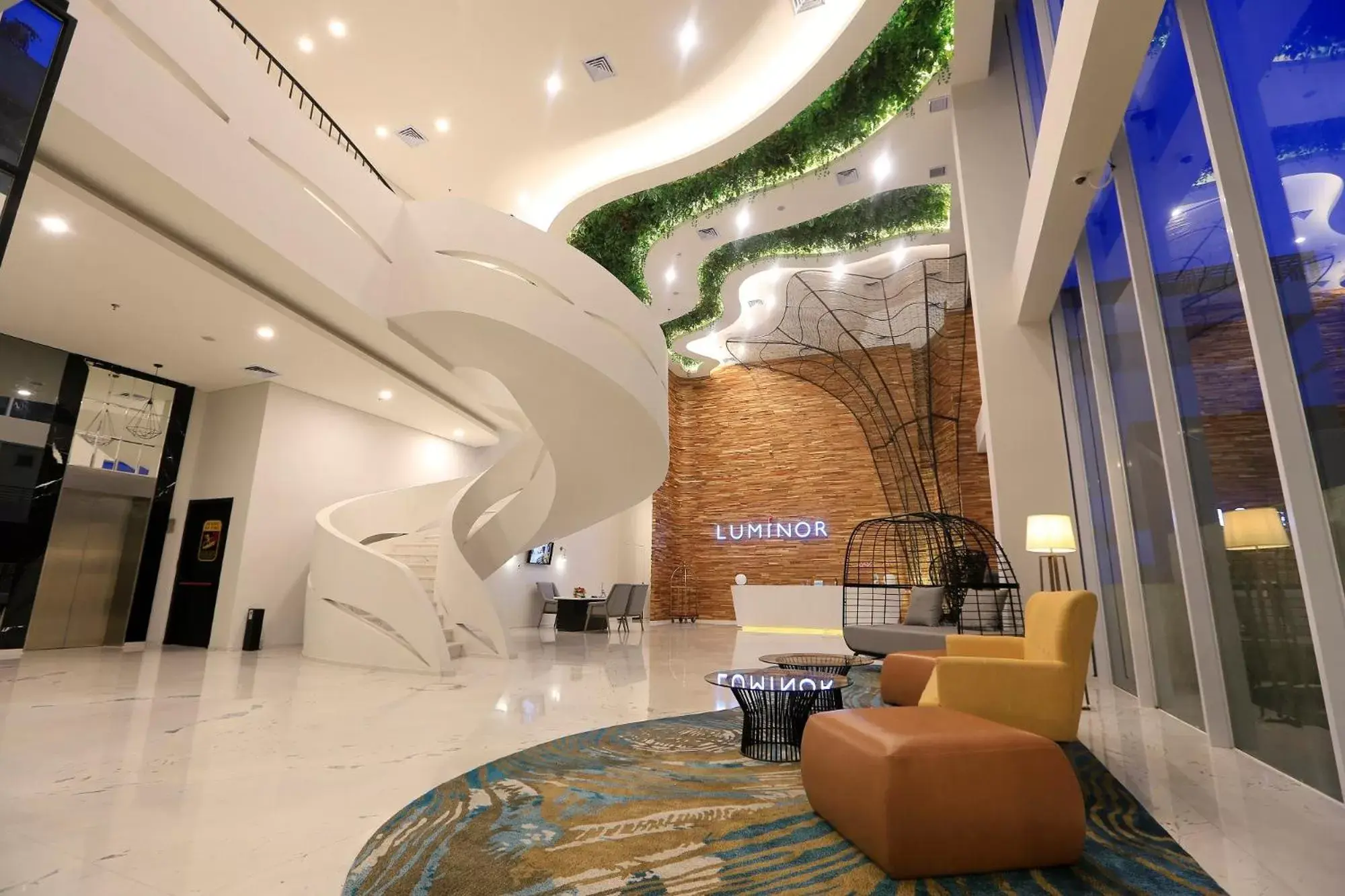 Lobby or reception in Luminor Hotel Purwokerto By WH Lobby or reception in Luminor Hotel Purwokerto By WH
