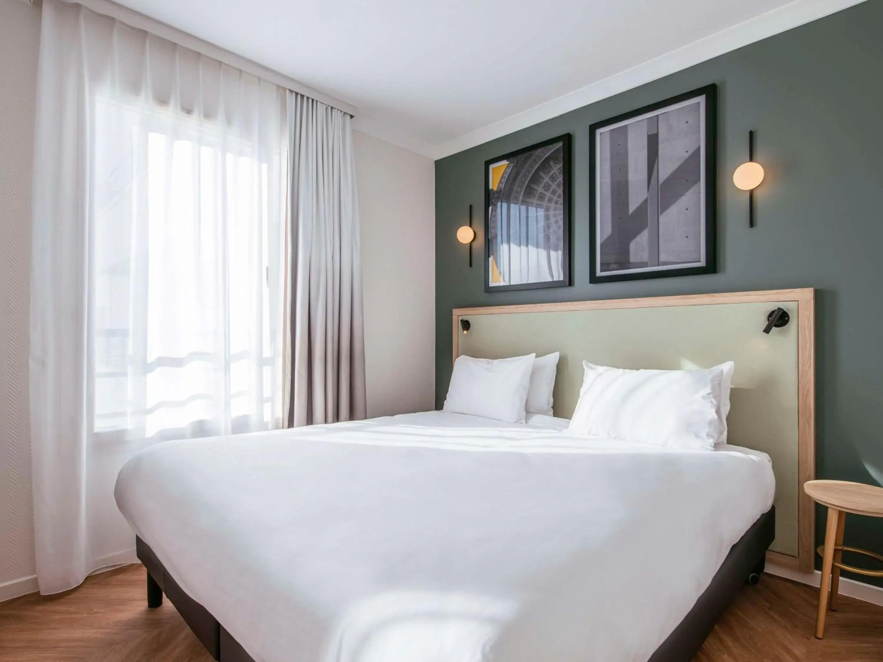 Bedroom, Bed in Adagio Paris Buttes Chaumont Aparthotel
