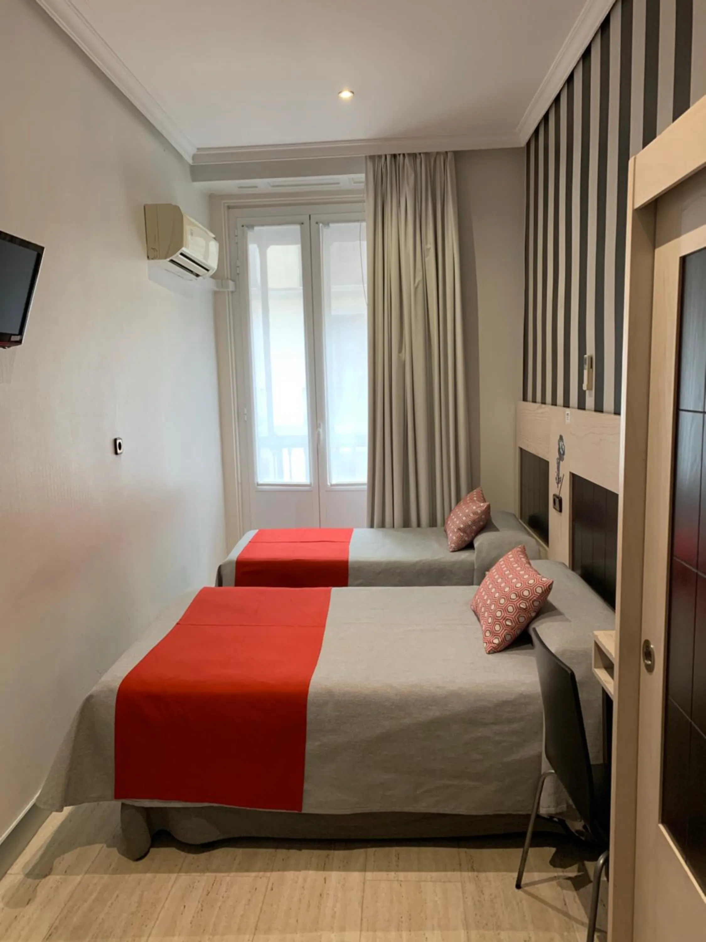 Photo of the whole room, Bed in Hostal Castilla I Atocha