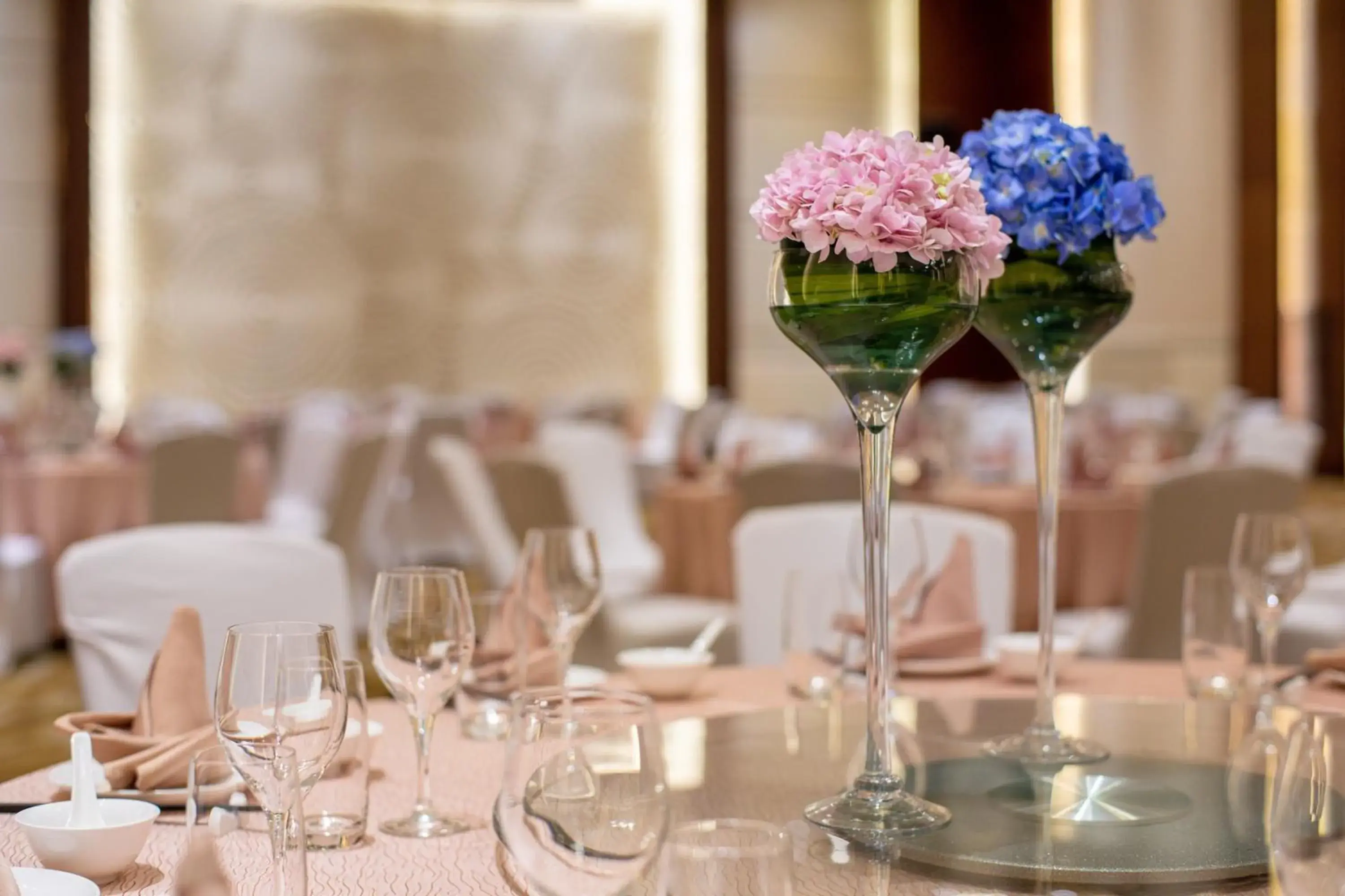 Banquet/Function facilities, Restaurant/Places to Eat in Crowne Plaza Shanghai Xiayang Lake, an IHG Hotel