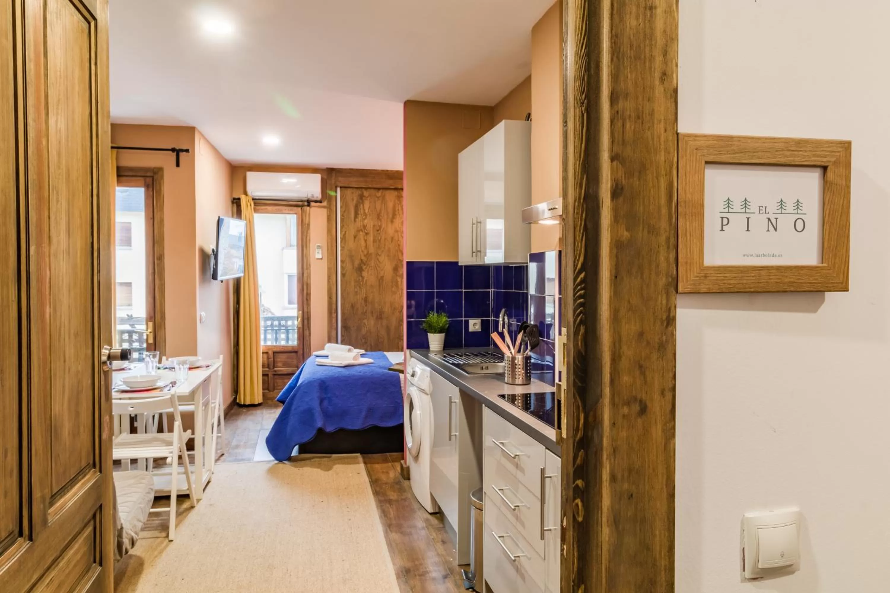 Photo of the whole room in La Arbolada