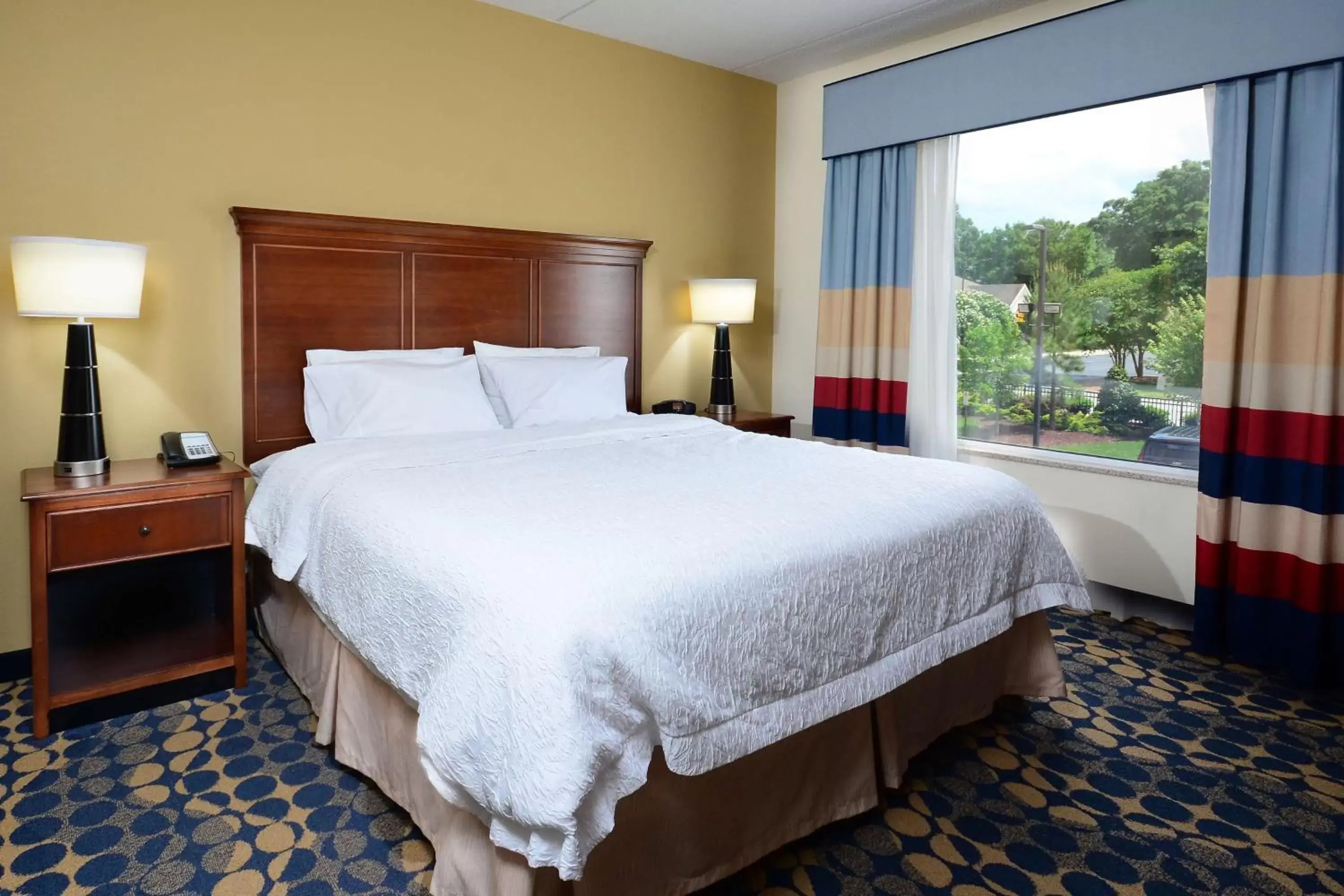 Bed in Hampton Inn & Suites Durham North I-85