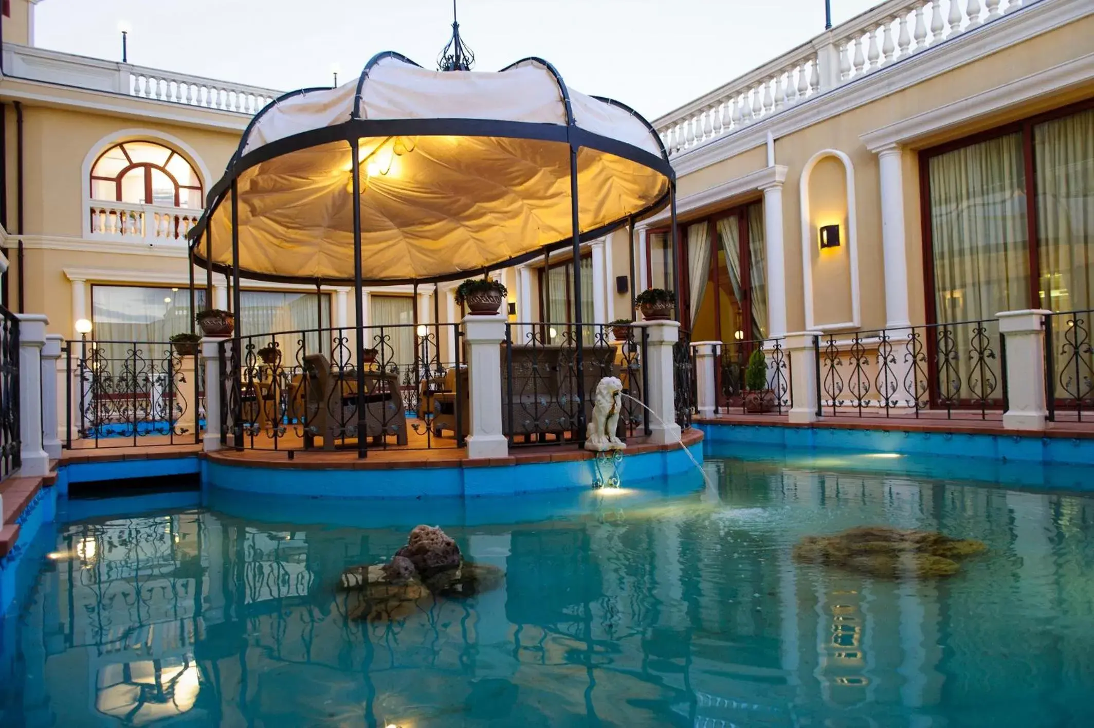 Balcony/Terrace, Swimming Pool in Parco dei Principi Hotel