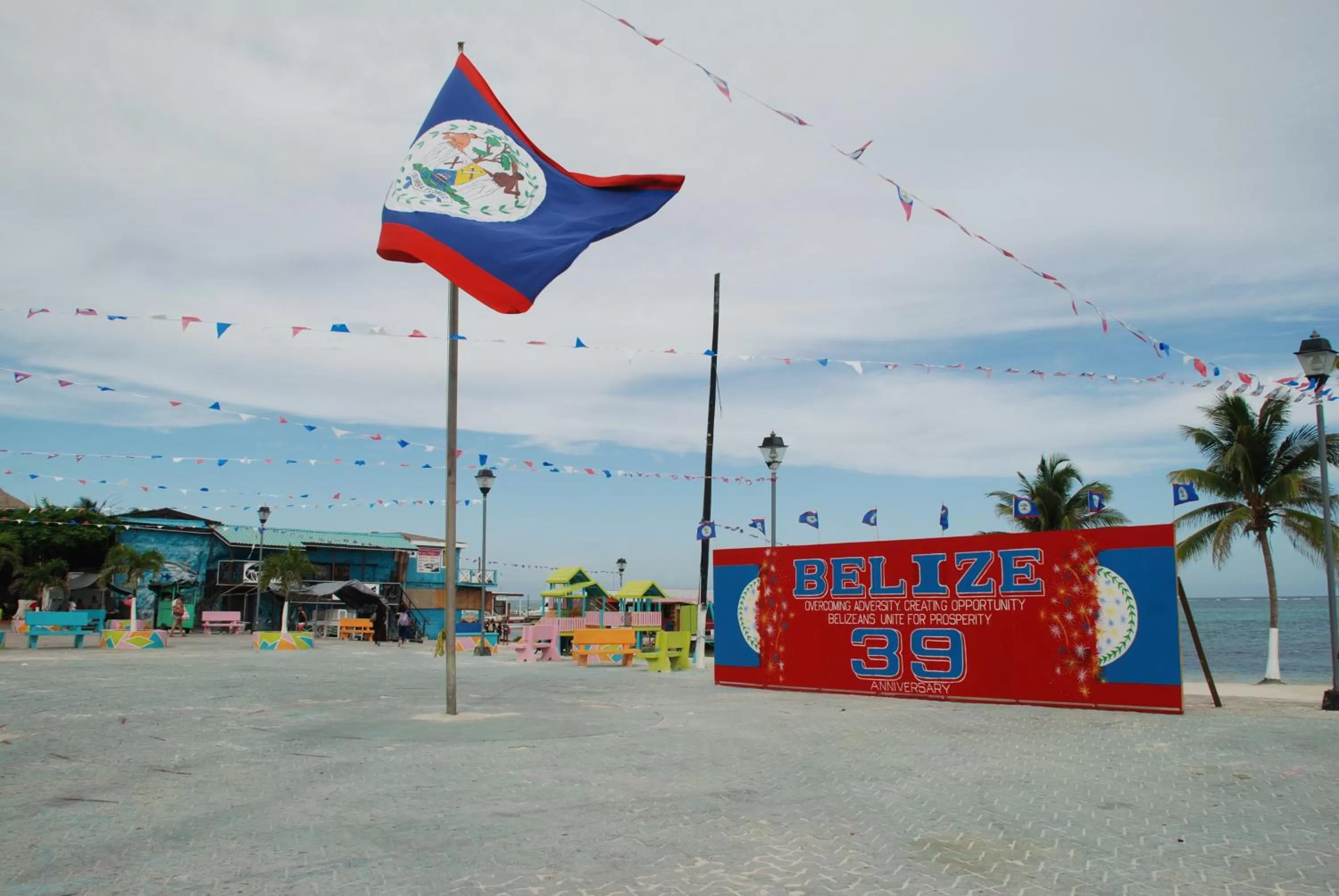 Hotel Coastalbay 2 & Golf Cart Rental