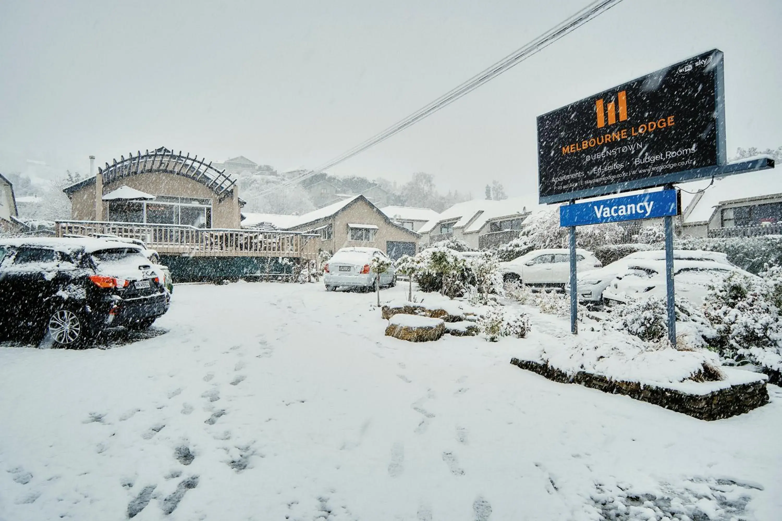 Property building, Winter in Melbourne Lodge