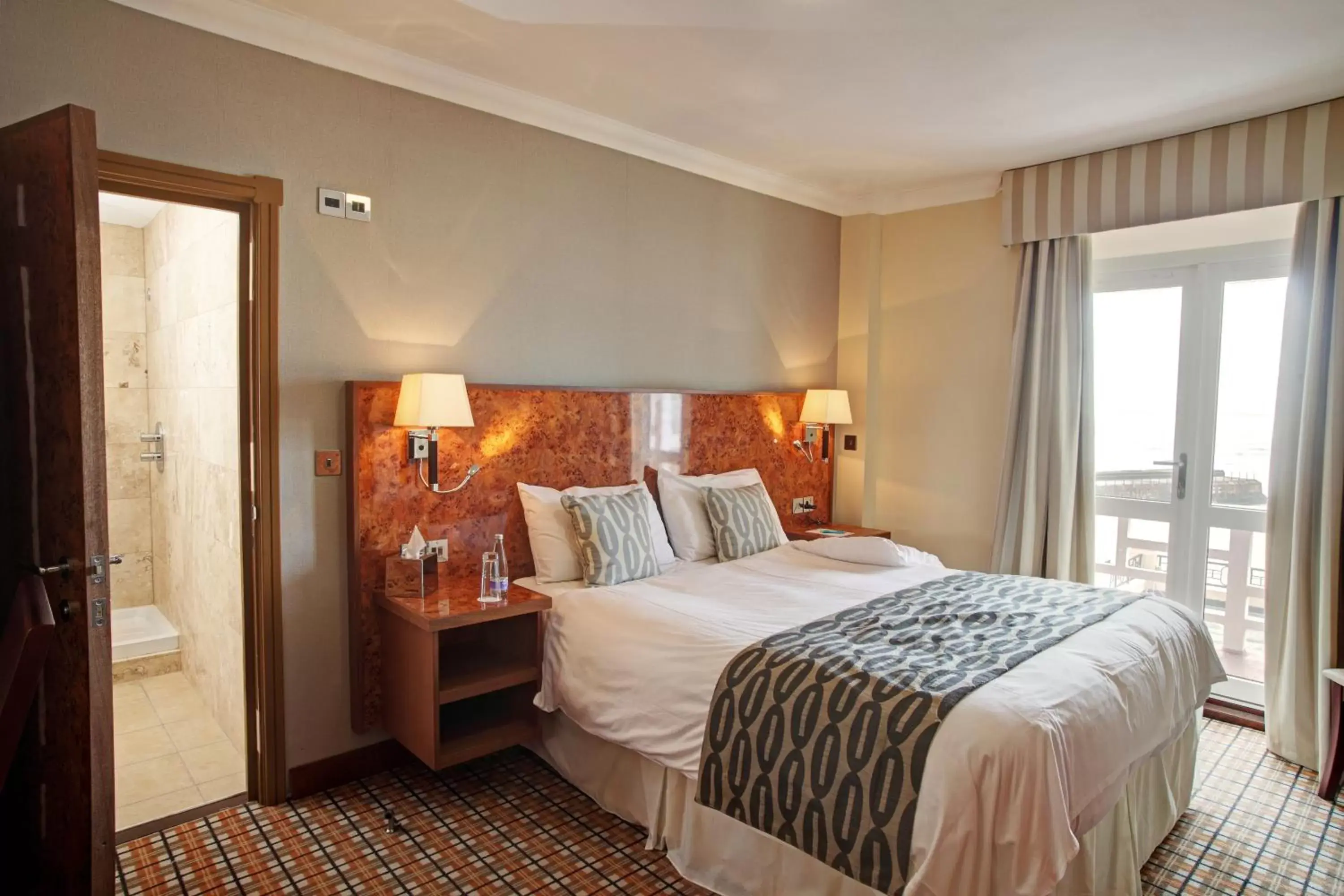 Bedroom, Bed in Pier Hotel