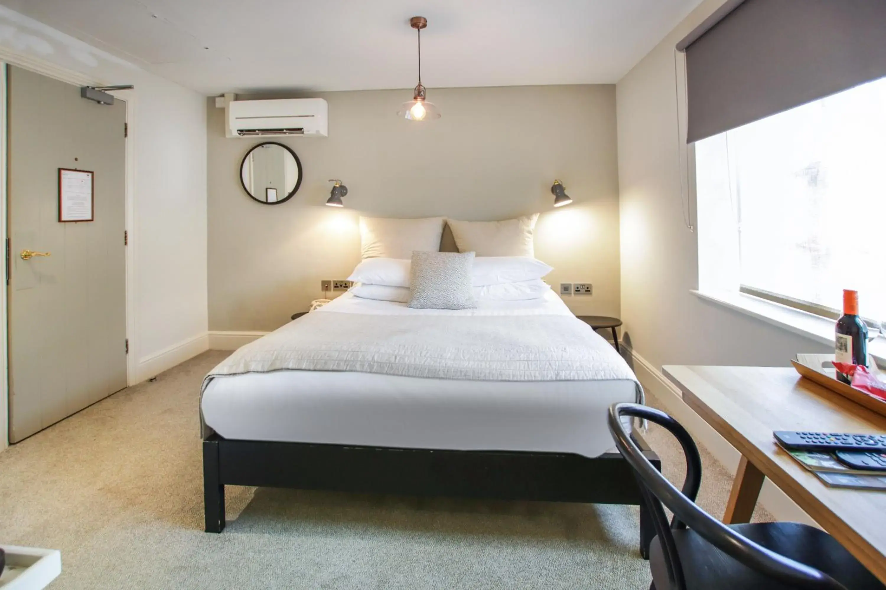 Bed in The Crown Bed in The Crown