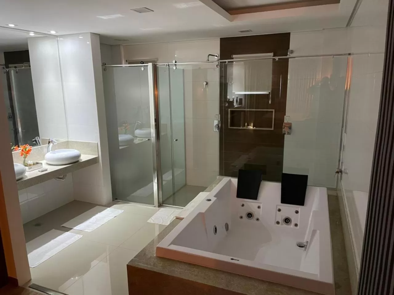 Hot Tub in Hotel Mohave