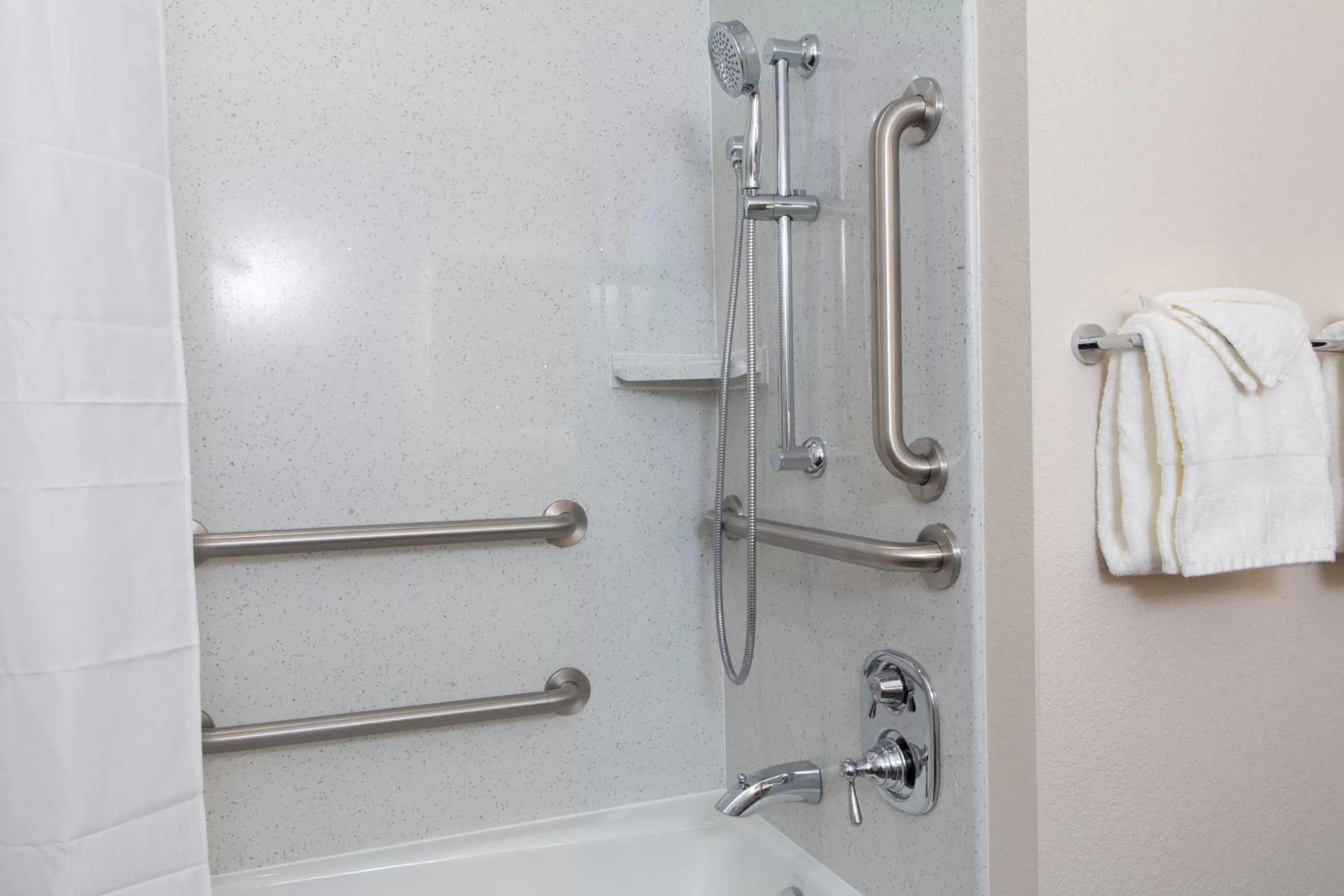 Bathroom in Creekside Inn Downtown