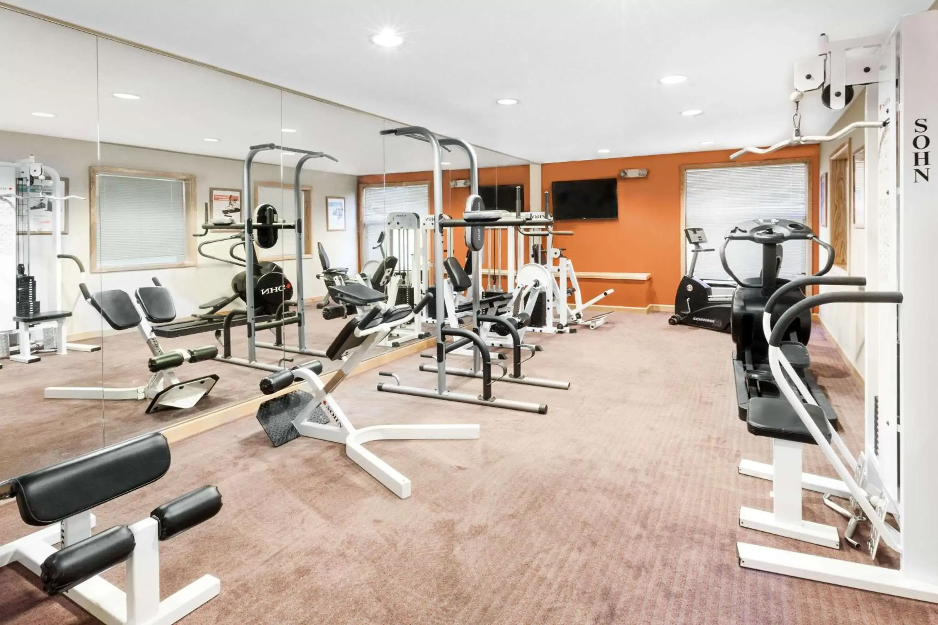 Fitness centre/facilities, Fitness Center/Facilities in Days Inn & Suites by Wyndham Kalamazoo