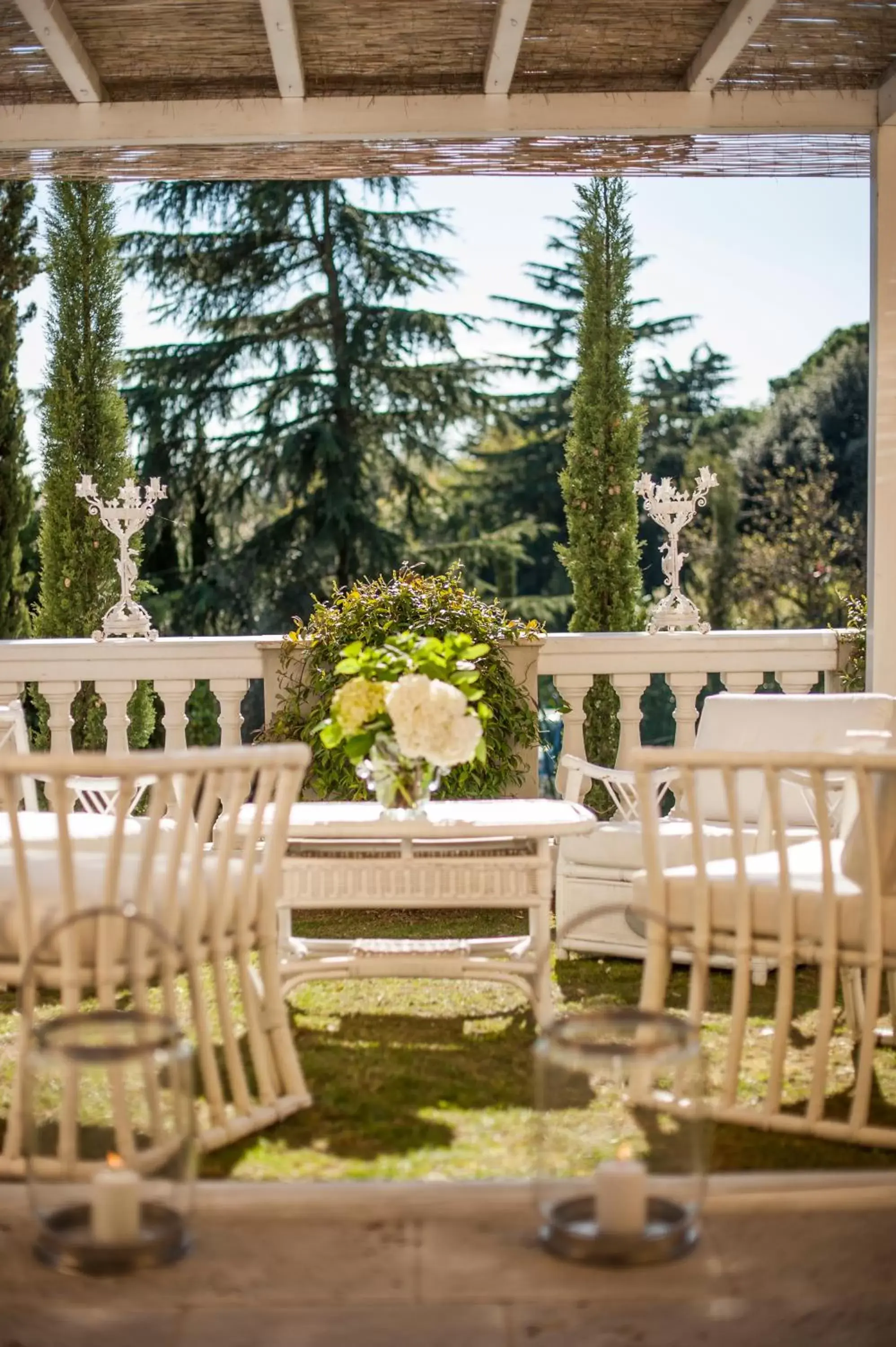 Patio, Banquet Facilities in Country Lodge B&B