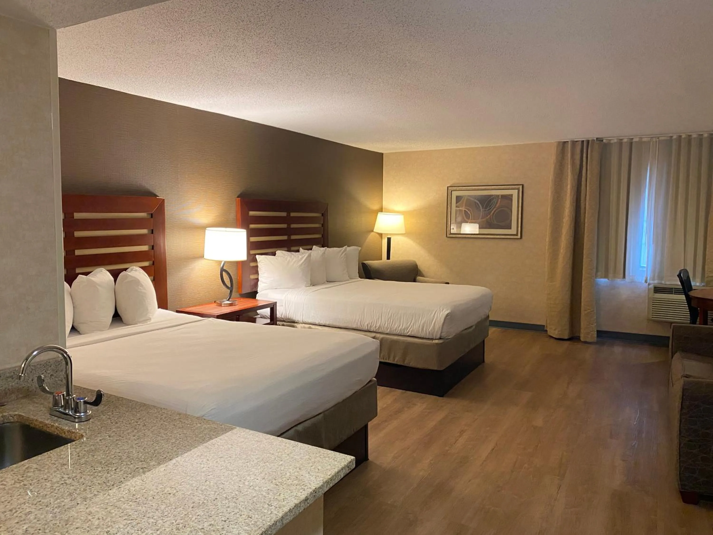 Bed in Wyndham Garden Grand Rapids Airport