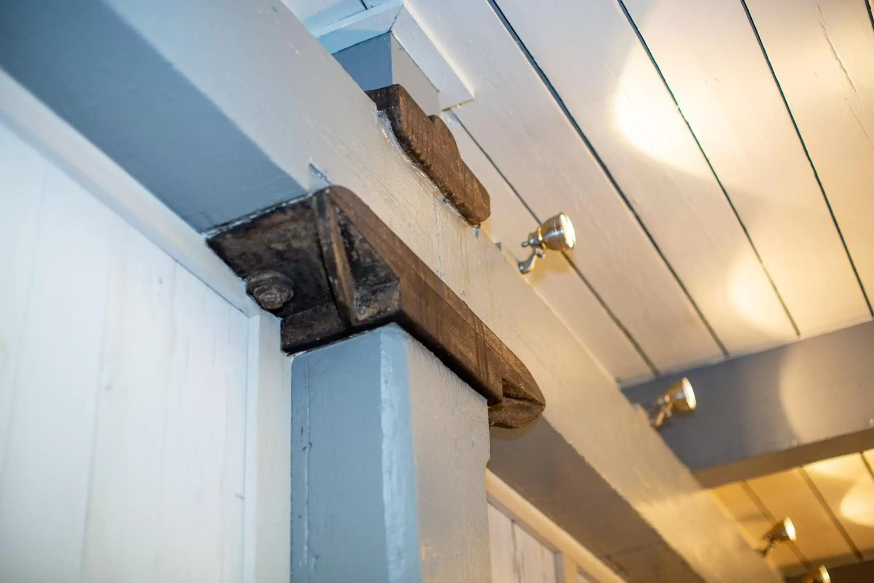 Decorative detail, Bathroom in Olde Harbour Inn, Historic Inns of Savannah Collection