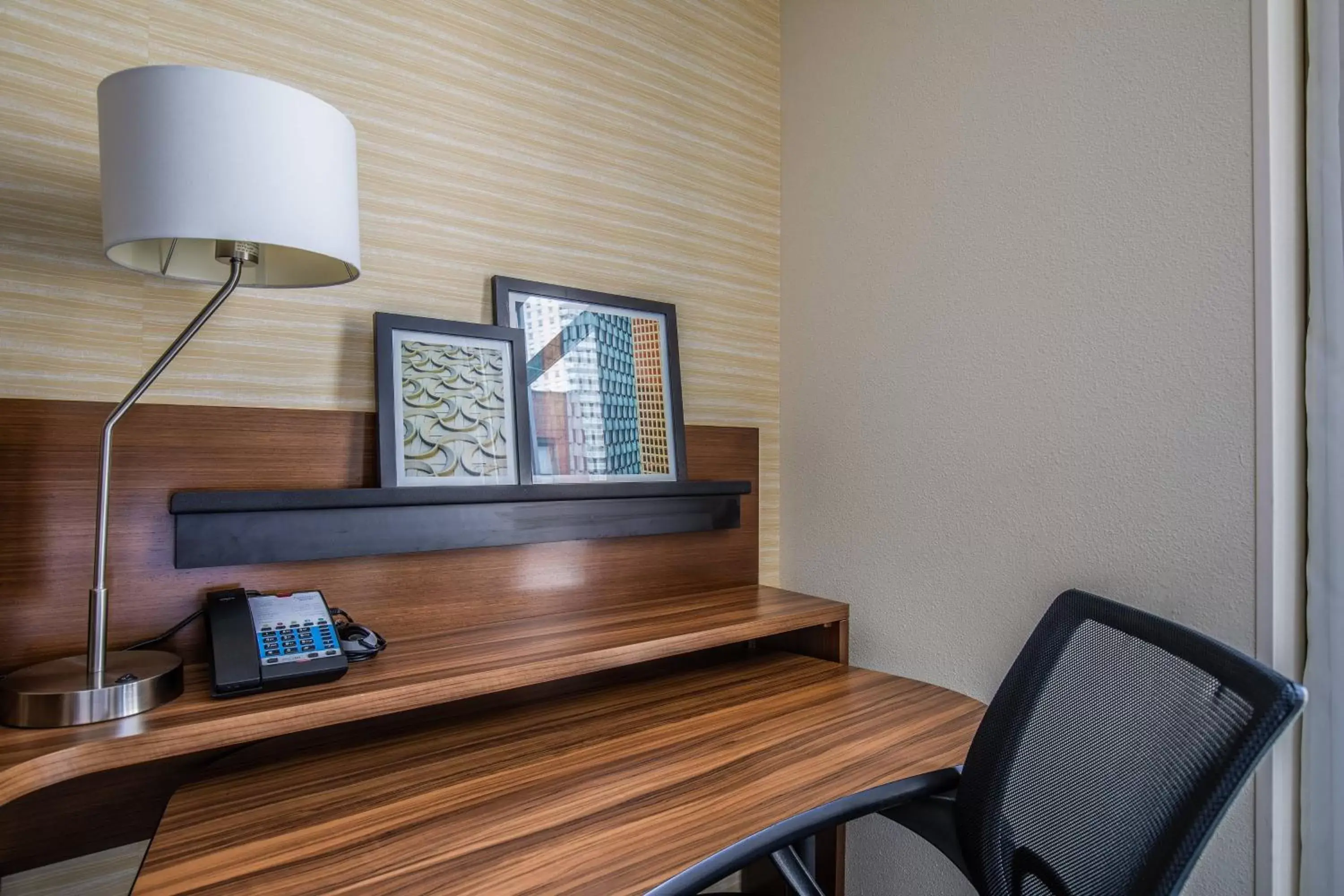 Photo of the whole room, TV/Entertainment Center in Fairfield Inn and Suites Chicago Downtown-River North