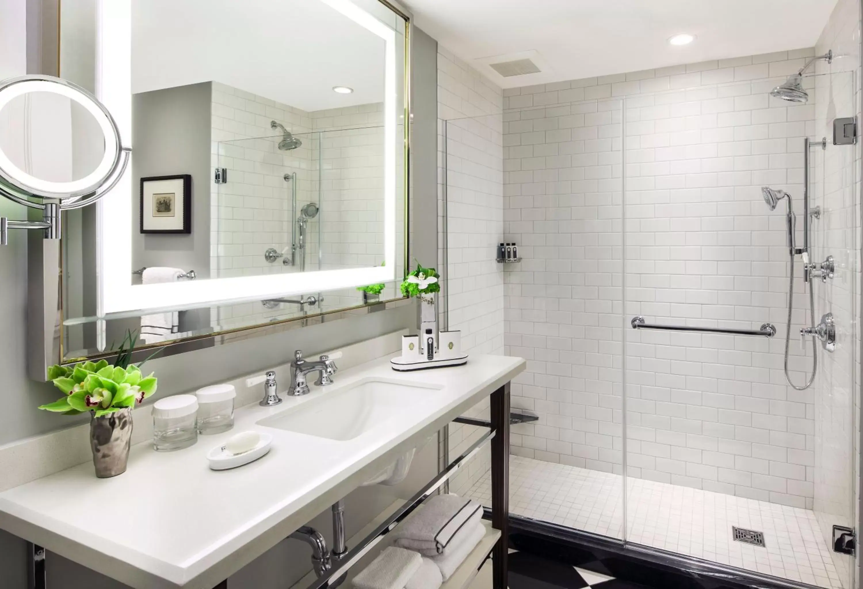 Photo of the whole room, Bathroom in InterContinental New York Barclay Hotel, an IHG Hotel